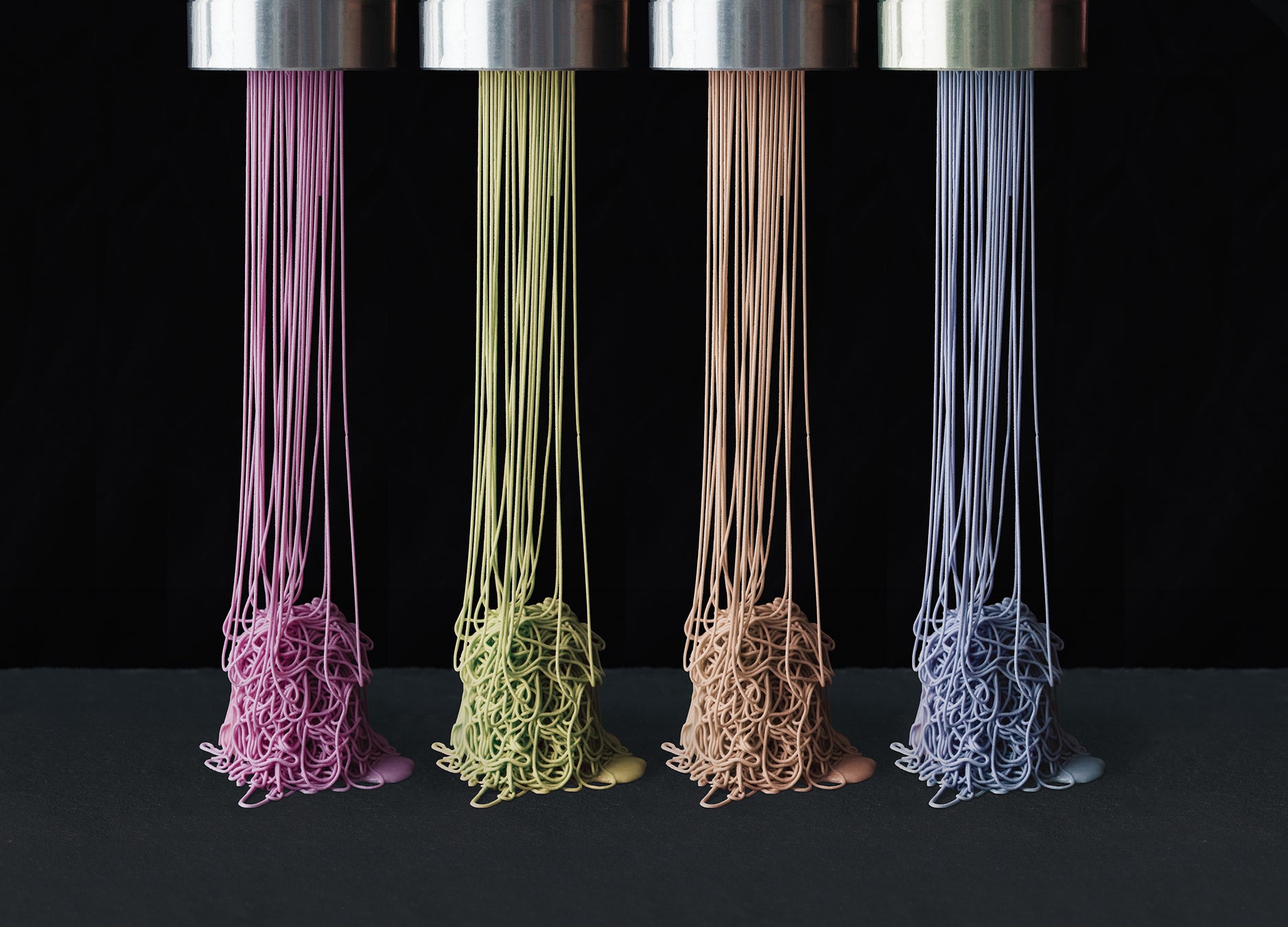 バレンタインをテーマに一層華やかに仕上げた期間限定のパフェやデセール、アフタヌーンティーセットが、自由が丘の「カフェ ベルアメール」に登場！