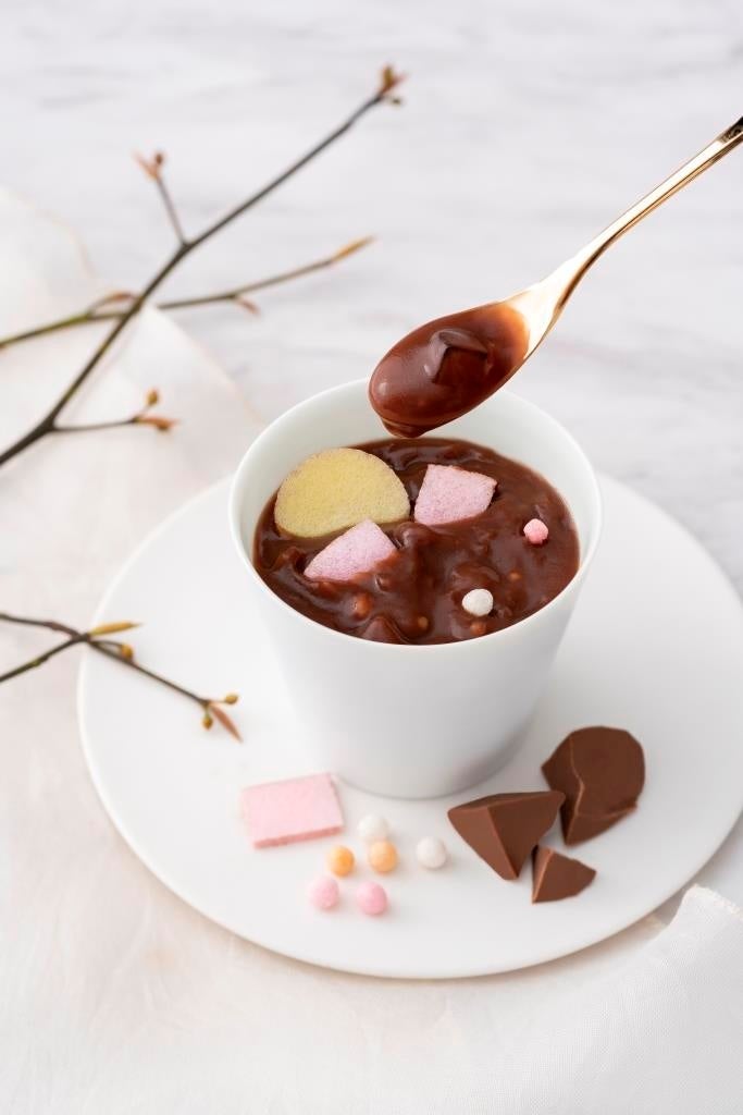 伝統の味とチョコレートが出会った新たな味わい「久寿湯 チョコレート」～2024年2月1日（木）より三越・伊勢丹各店等にて先行販売開始～