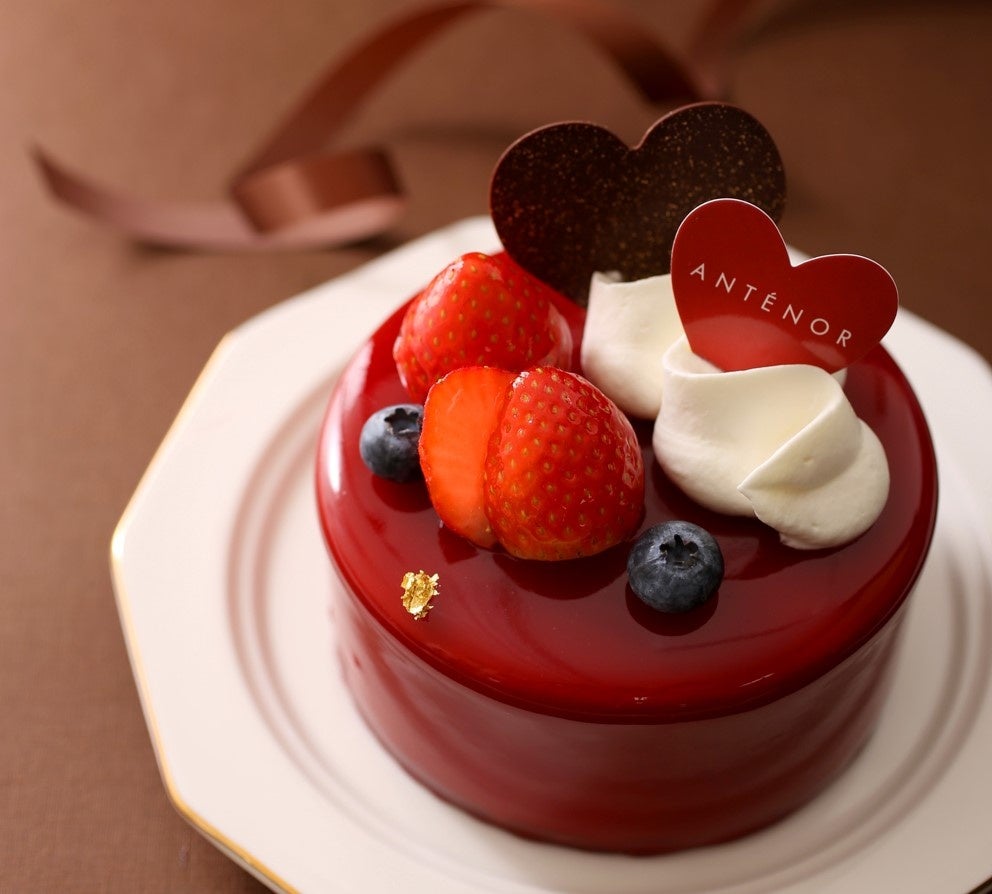 【アンテノール バレンタイン】上質なチョコレートケーキで豊かなひとときを。今年の新作は真紅のグラサージュが華やかなベリーとショコラのスペシャリテ。
