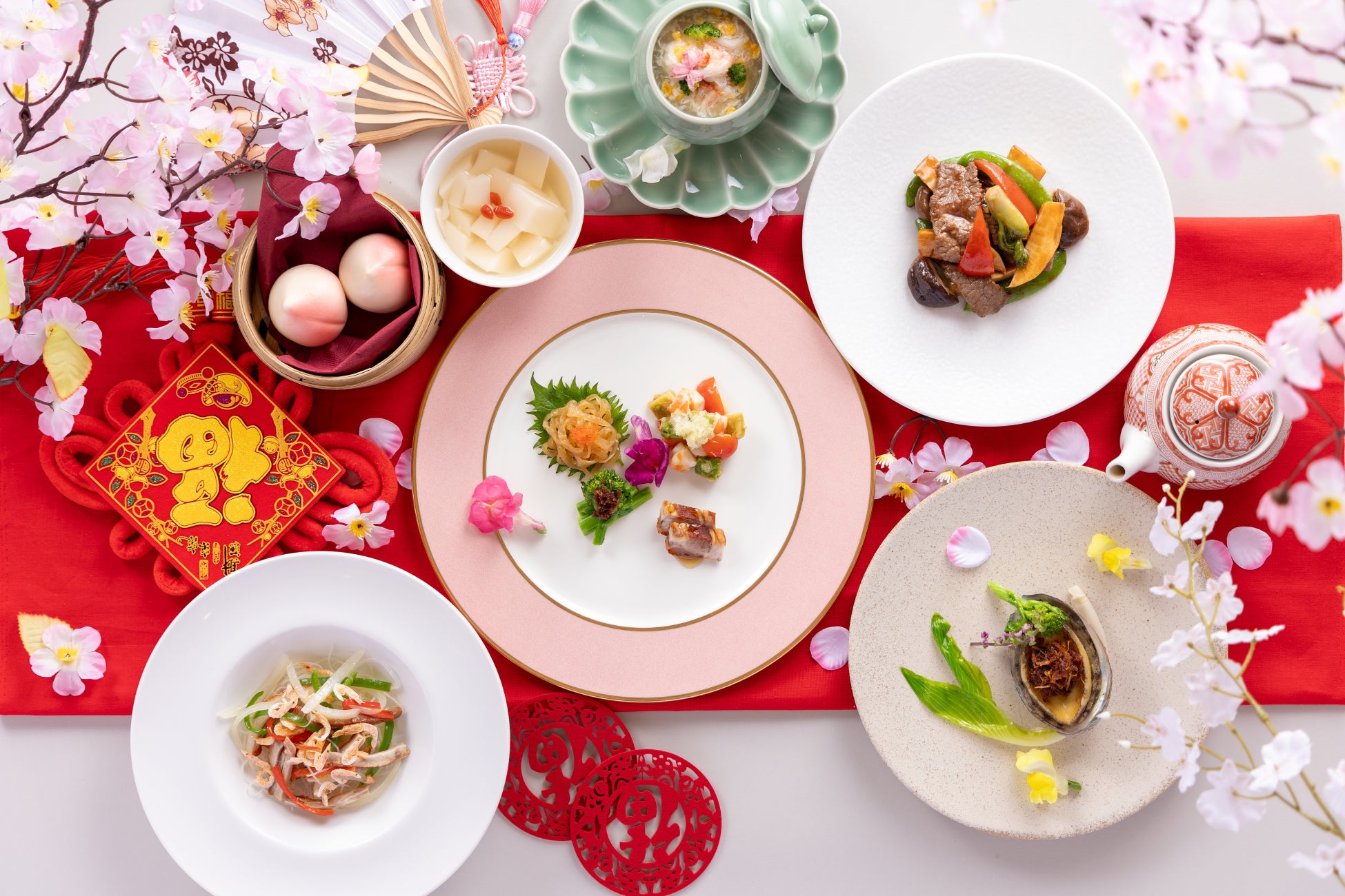 【大阪マリオット都ホテル】人気のランチコース付きシェフセミナー。第35回は、レストラン「ZK」の料理長が旬の「桜鯛」を味わい尽くすプロの技をレクチャー！