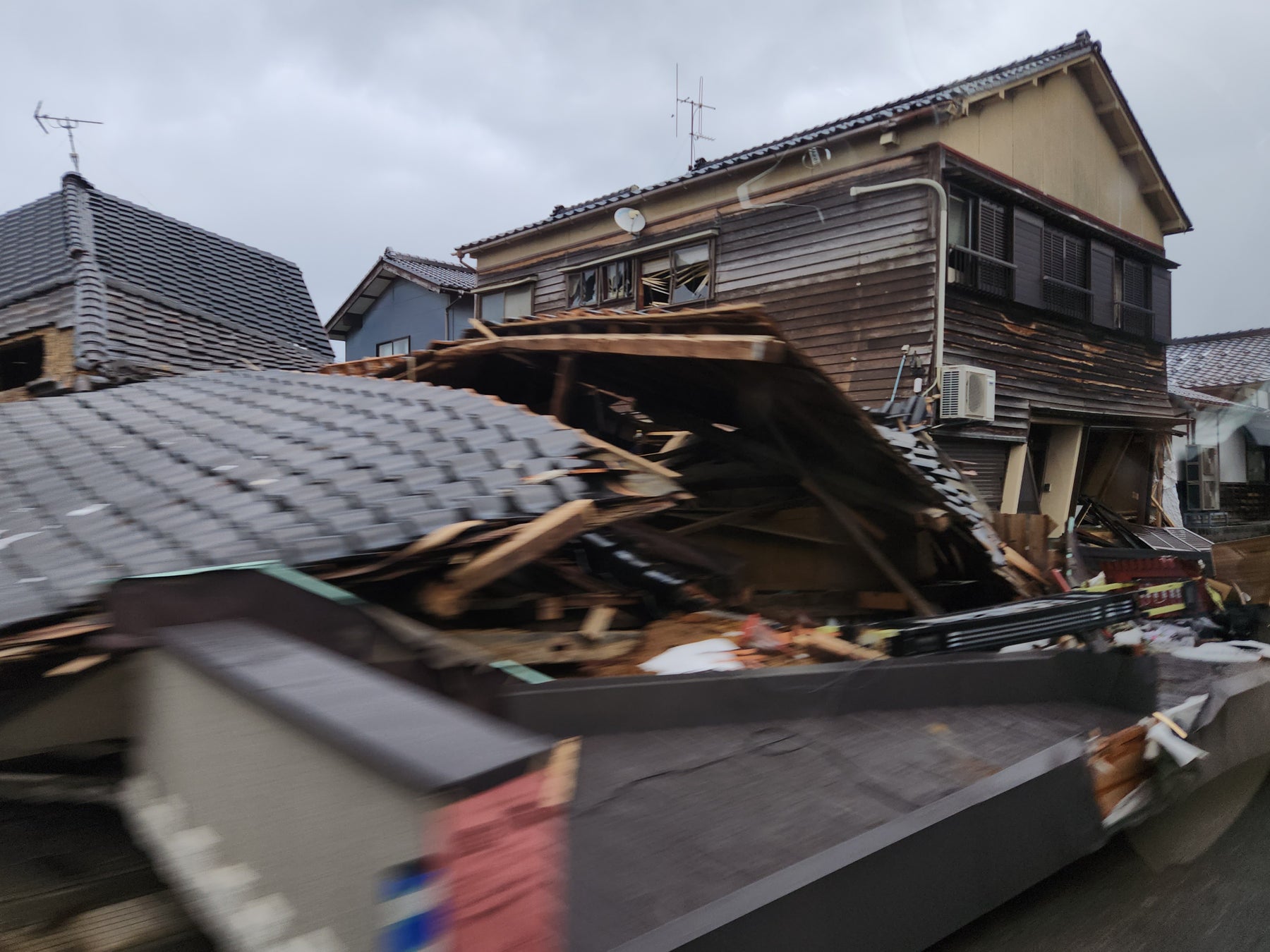 四季菓子の店 HIBIKA（ひびか）は、日本橋髙島屋限定デザインで新登場の“春のふきよせ〈フルール〉”の販売を開始いたします。