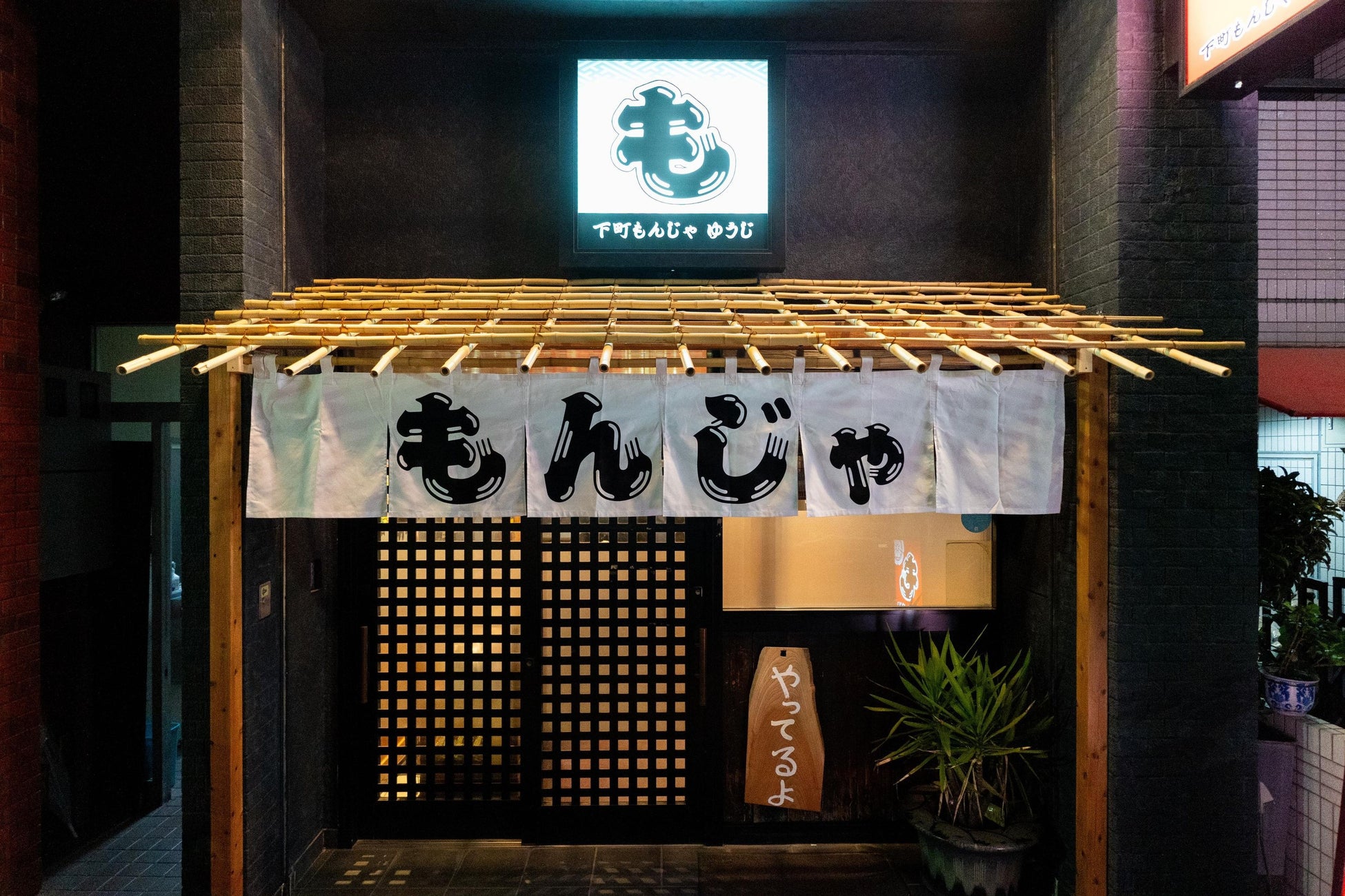 【voco大阪セントラル】クレープ作り放題や「お寿司」「ローストビーフ」「アンガス牛のステーキ」など約４５品の料理やスイーツが食べ放題の「GWブッフェ」を開催。大人１名様につき子供１名様の利用が無料！