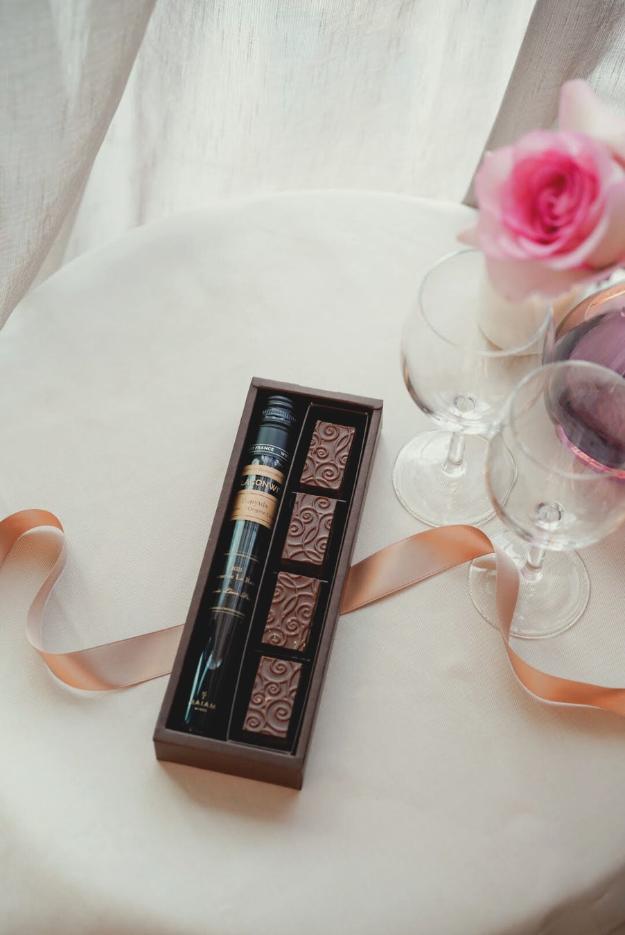 【母の日に贈りたい】チョコレート＆ワインの「最高の相性」を楽しむ一箱「Vin et Chocolat avec POIRE」が4/17（水）より販売開始。MAIAM WINES x POIRE