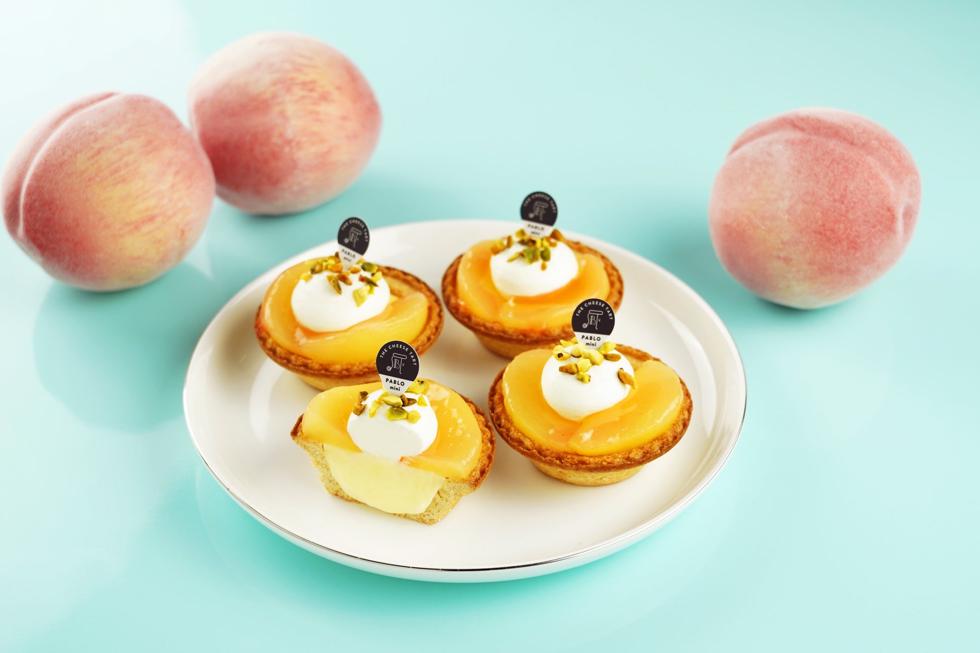 チーズタルト専門店パブロ【新商品】初夏にぴったり！5月より桃とヨーグルトホイップが爽やかな「 PABLO mini ジューシーピーチ」が登場します。