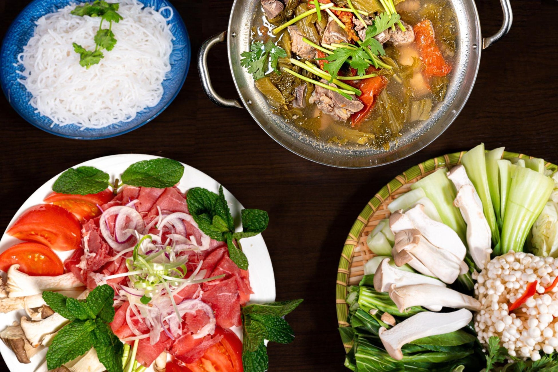 “四字熟語のベトナム料理店” の “漬物鍋” とは?