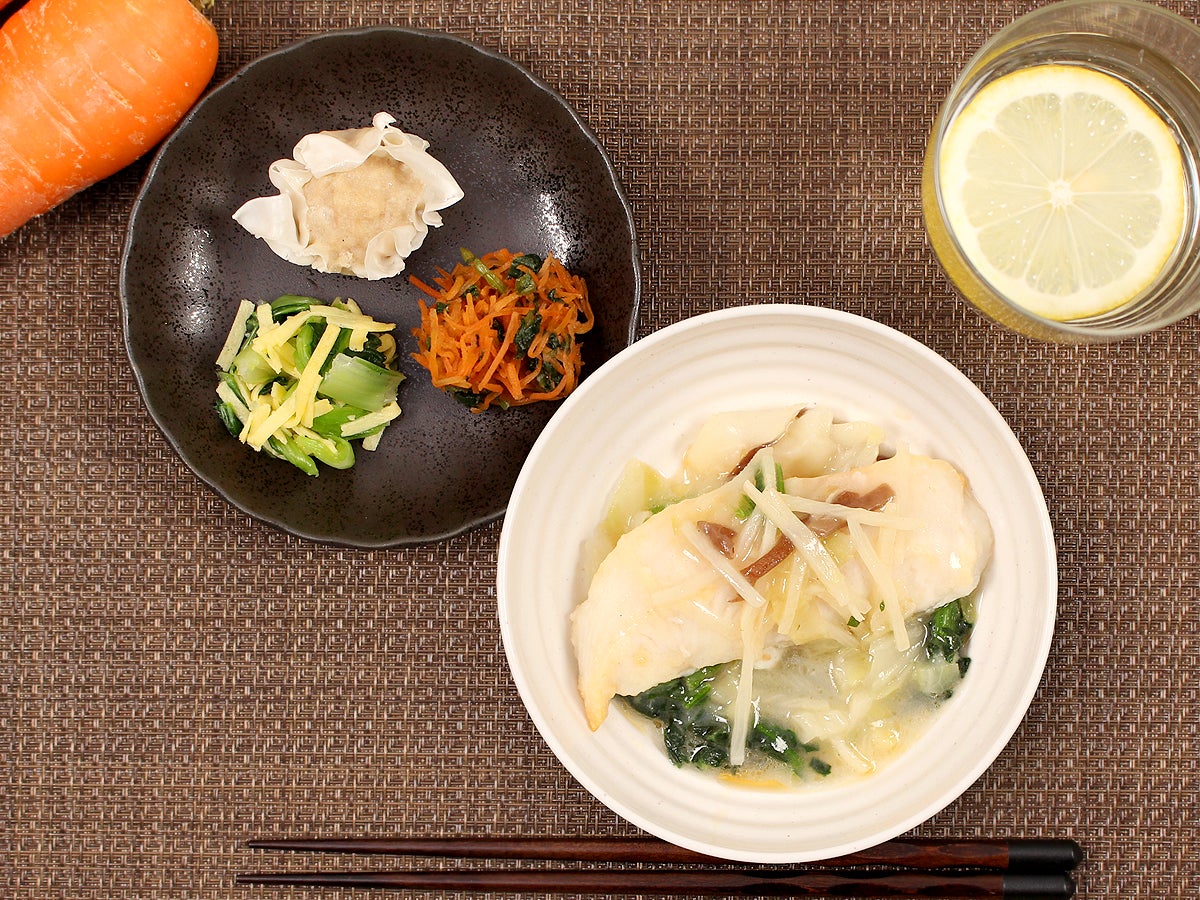 ありそうでなかった！白身魚と白湯ソースがベストマッチ！「白身魚と野菜の白湯ソース」がナッシュから新発売