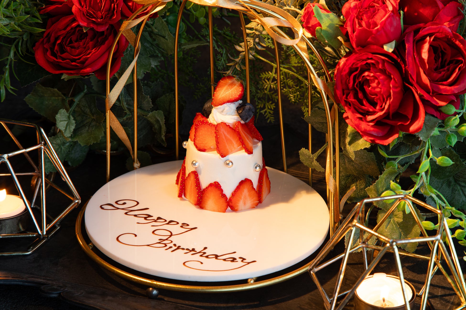 全席夜景が一望出来る『2名専用スカイレストラン渋谷ブルーバード』が記念日ケーキをリニューアル！【森の奥に見つけた幸せのケーキ】で忘れられない一日を演出。季節を彩る12種類の花言葉カクテルも新登場！