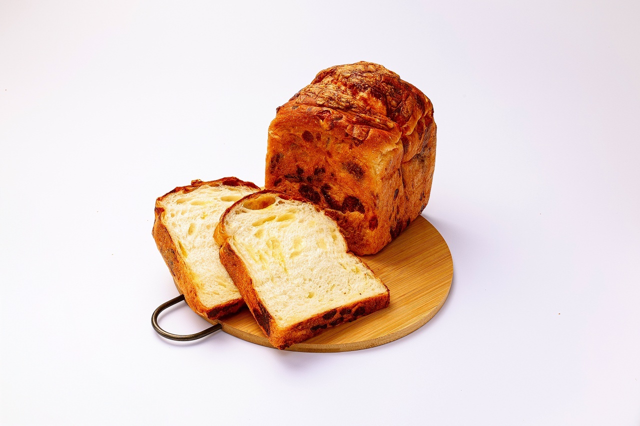 乃が美の『4種チーズの「生」食パン』が数量限定で7月1日発売
　厳選した4種類のチーズを贅沢に使用