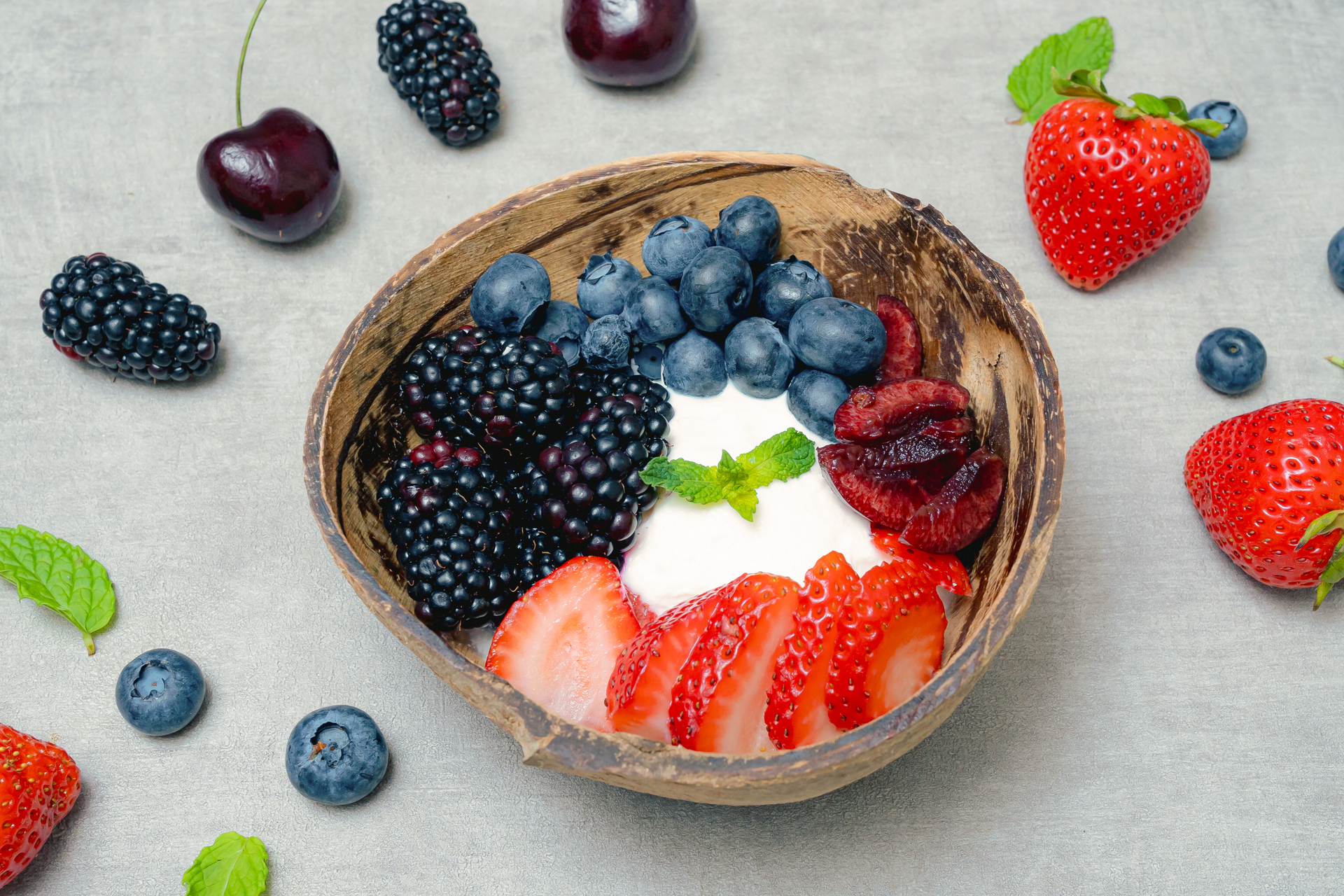 韓国で大流行の“グリークヨーグルト専門店”が代官山に初上陸！
新鮮な果物も一緒に楽しめる『#yoguル』7月27日(土)OPEN