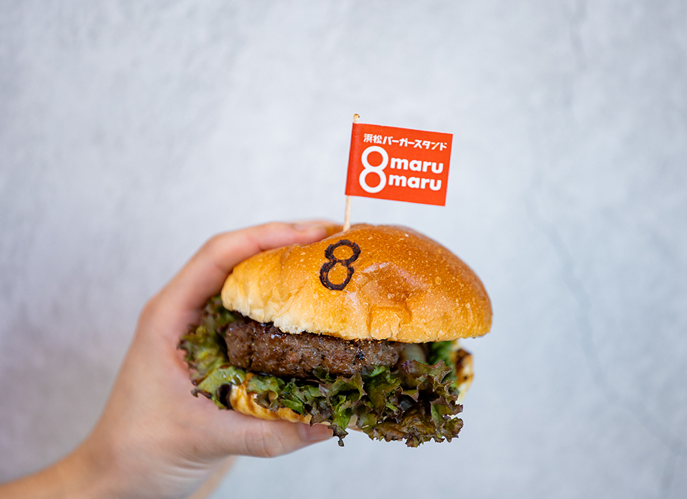 日本初！自家製うなぎのタレを漬けたハンバーガー専門店
「浜松バーガースタンド　マルマル」が7月20日にOPEN！
