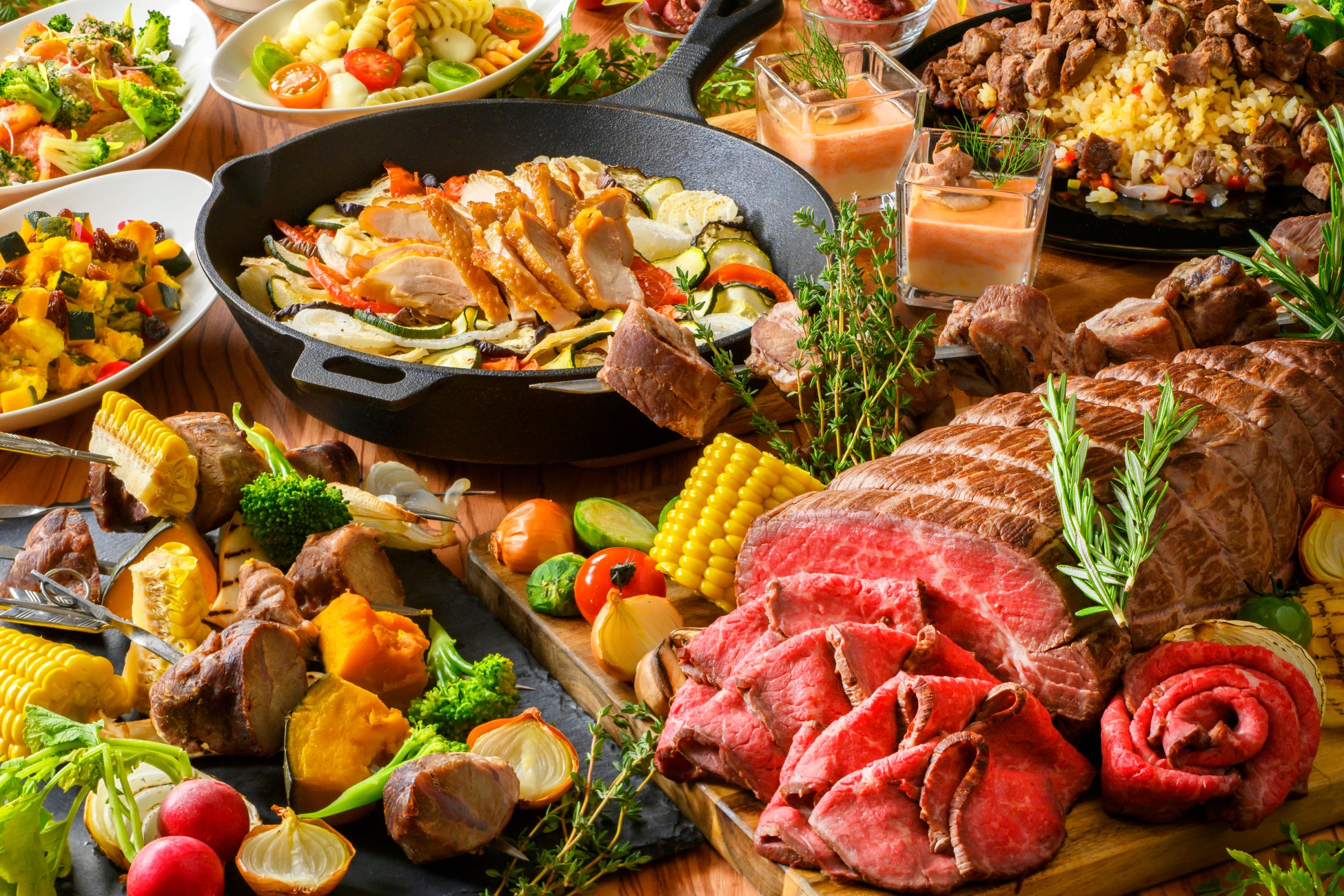 【都ホテル 尼崎】多彩な肉料理を楽しむ！夏の「ミートフェア」を開催