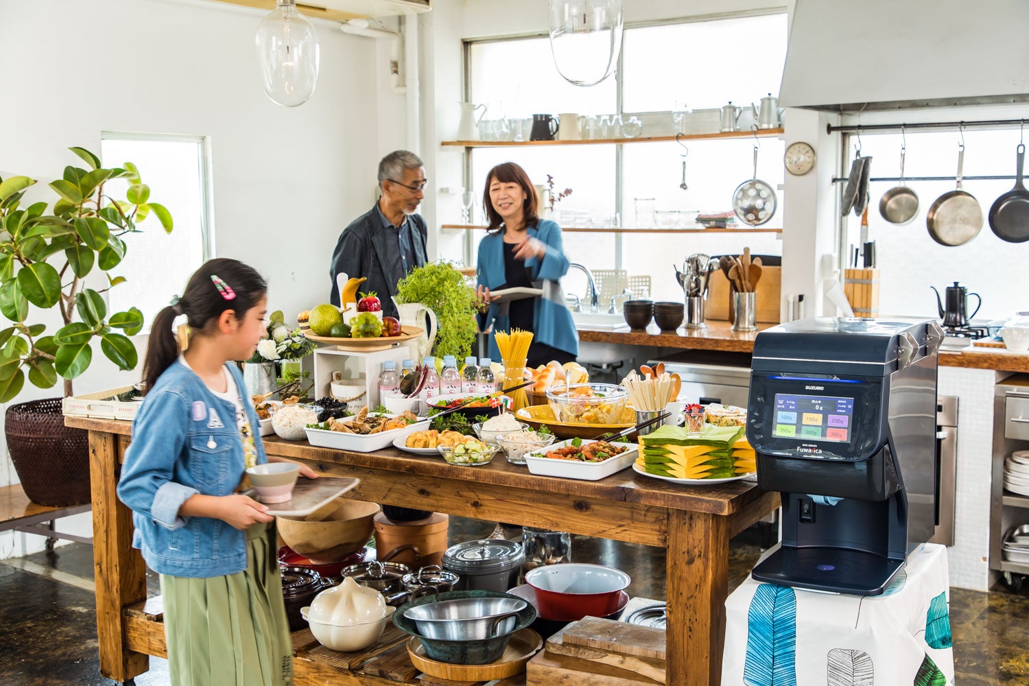 【7周年記念】原材料高騰中！でも肉量20%増量しちゃう大盤振る舞い！“大盛り丼界のパイオニア”伝説のすた丼屋から“2種類”の『肉ざんまい 北海道すた丼』が登場！