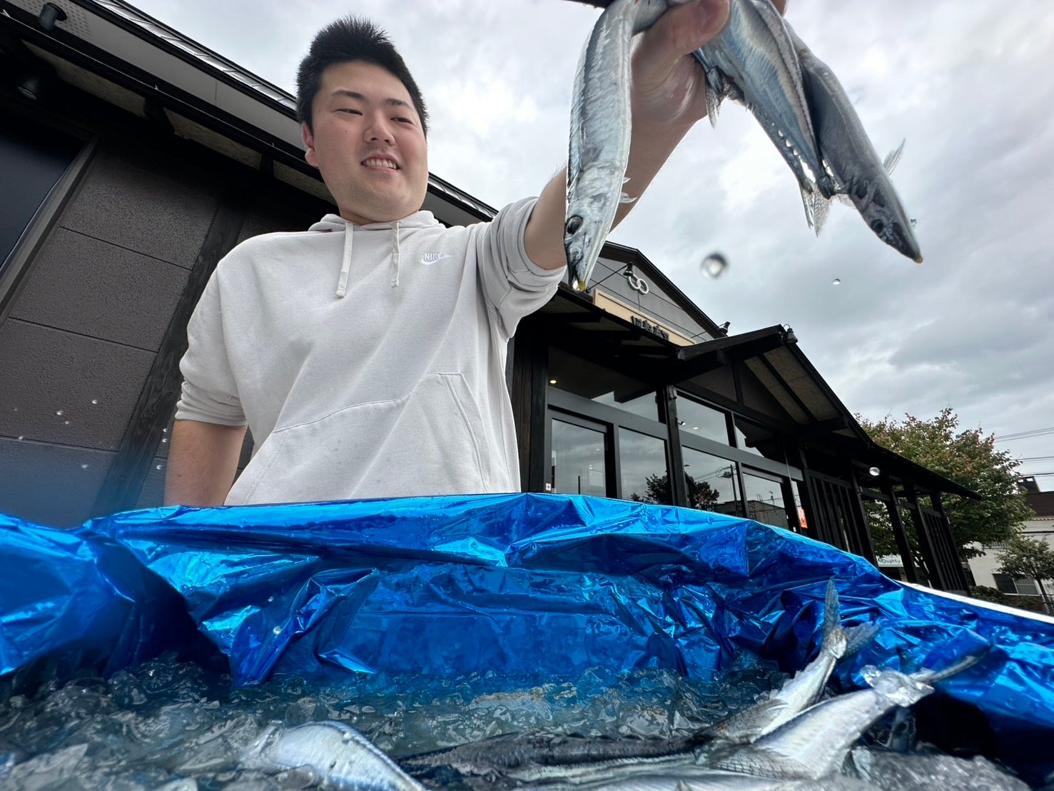 不動の人気を誇る「まぐろ」「サーモン」が大集結！2024年10月8日(火)より『まぐろサーモンフェア』を開催！