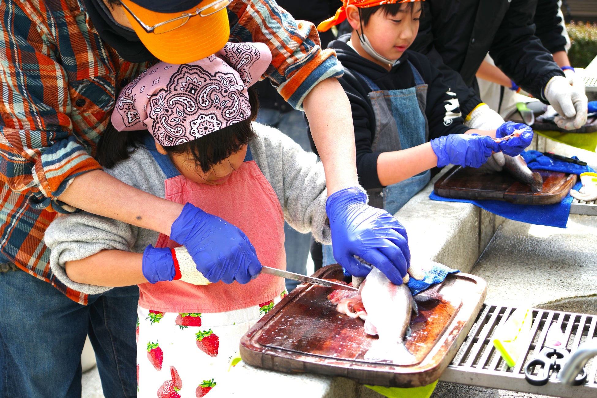 【かさい海浜公園 なぎさバーベキュー】生きた魚を捌いて焼いてBBQと共に美味しくいただく「食育×BBQ」を11月3日（日）に開催