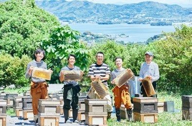 浜名湖の「ハチミツ」と「三ヶ日みかん」が地域を盛り上げる！ 長坂養蜂場による採蜜体験と青みかんで青空クッキング教室を開催