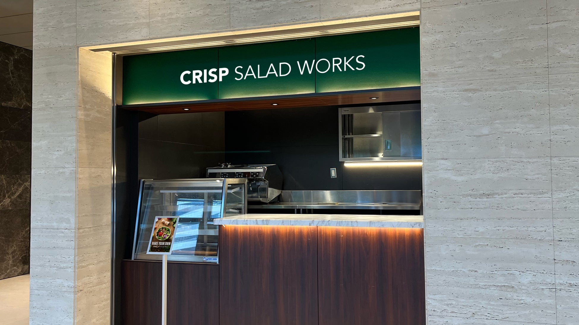 カスタムサラダ専門店 CRISP SALAD WORKS 初のスタンド店「赤坂インターシティAIR店」を、10月29日(火)オープン