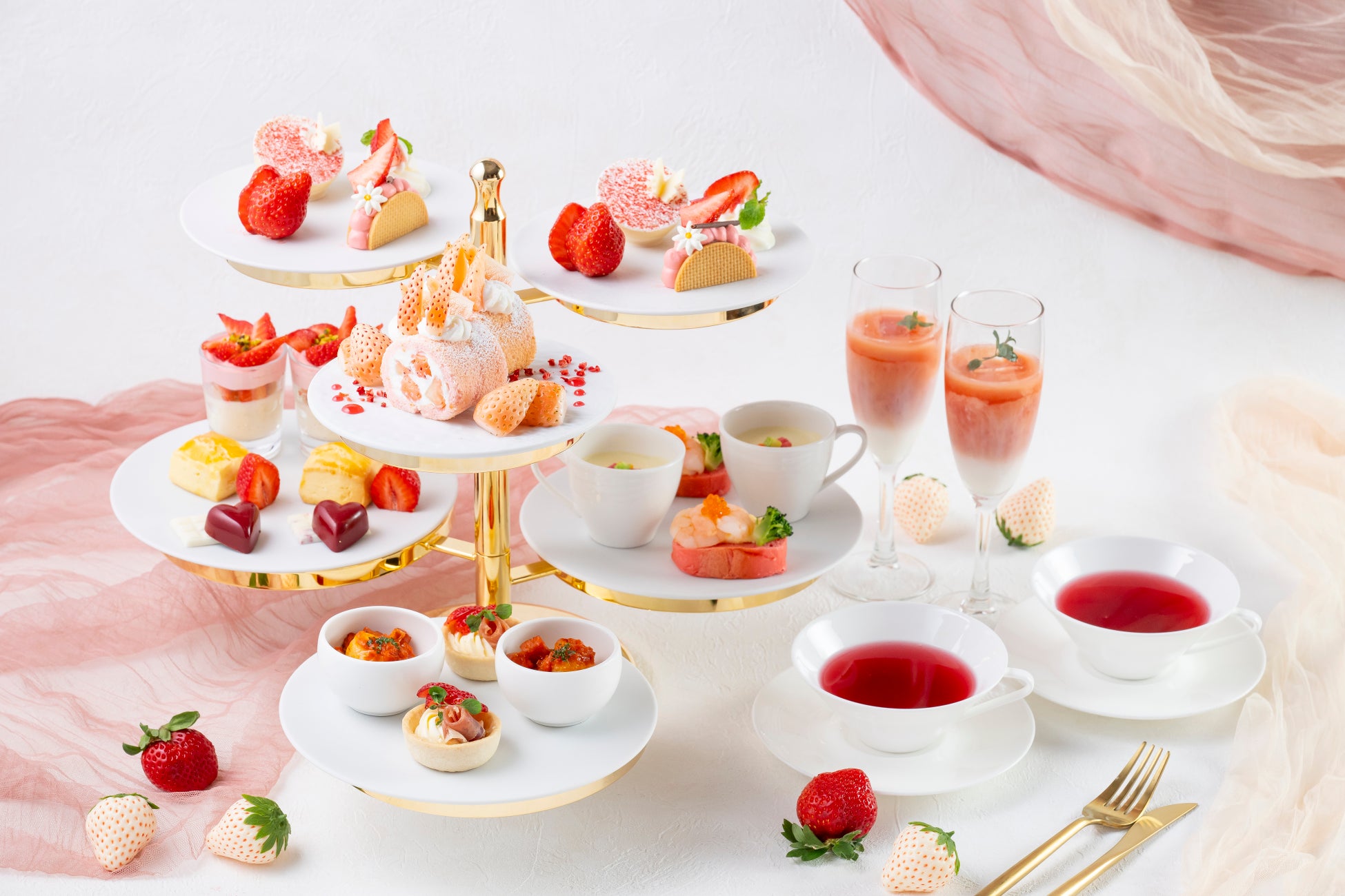 希少価値の高い国産白いちご“淡雪”と“あまおう”でいちごづくし「Pinky Strawberry Afternoon Tea」を販売【ザ・プリンス パークタワー東京】