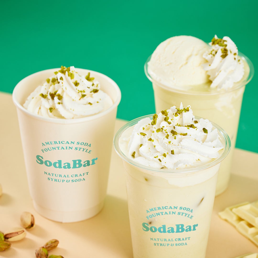 ピスタチオの香に包まれる寒い季節にぴったりな「ピスタチオミルクラテ」ソーダ専門店 SODA BARよりフードディレクター土屋 きみ氏 監修 ピスタチオミルクラテを11月29日(金)より発売いたします。