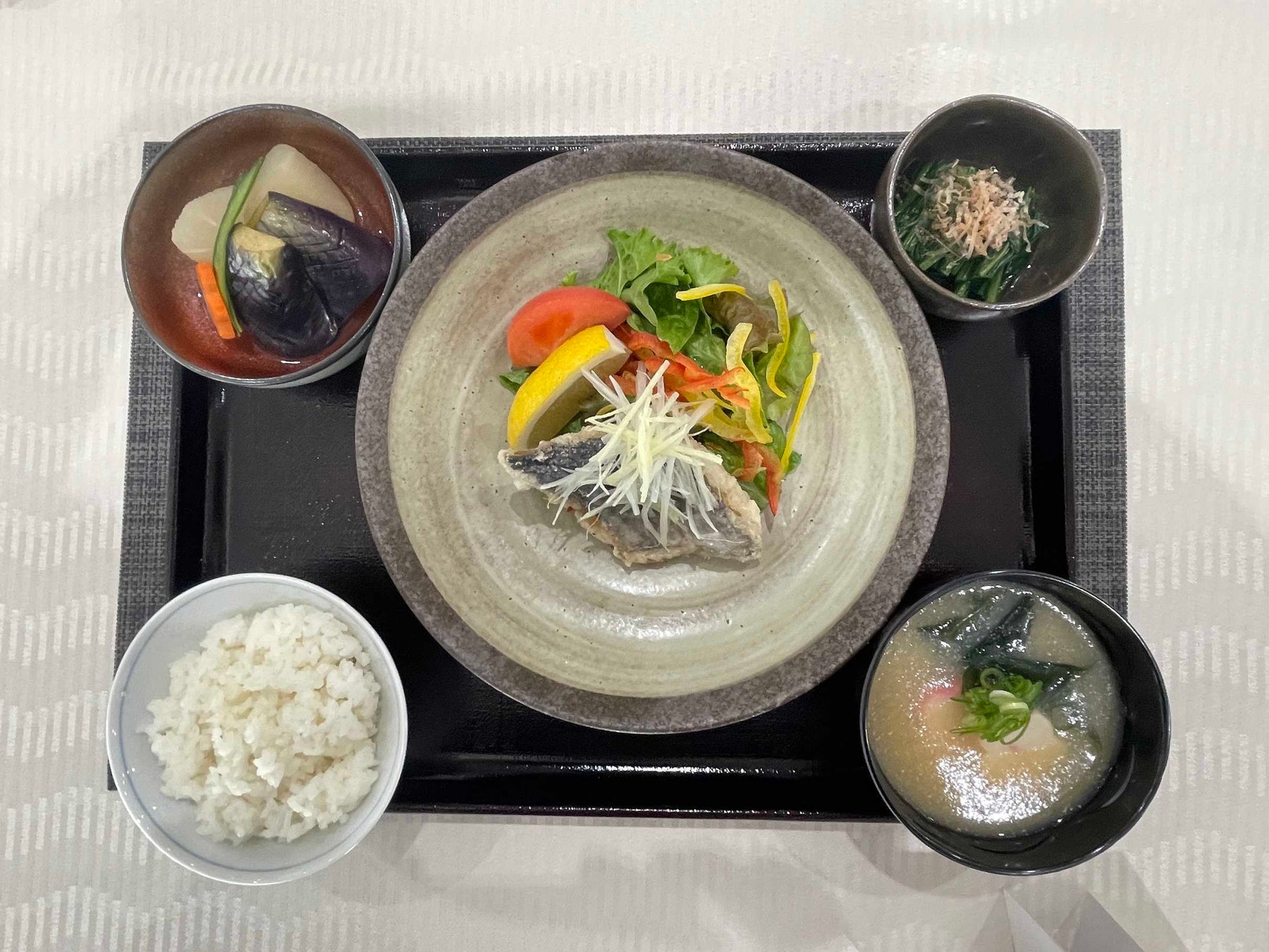 カルビーと福岡農業高校が共同開発！生徒が収穫し、ペースト加工した梅を使った受験生を応援するポテトチップス『ポテトチップス合格する梅 うめ韓国のり風味』