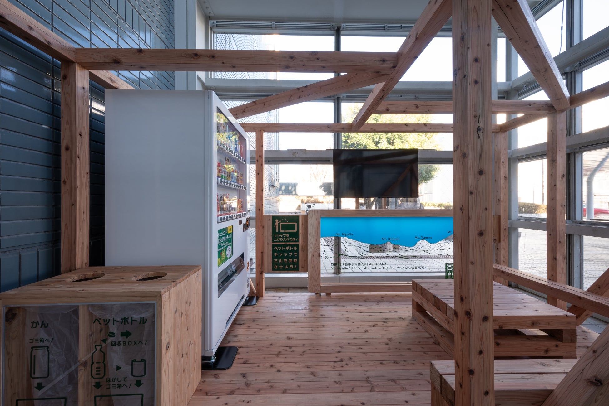 世界中のワイン約4000アイテムを女性審査員430名で審査します！