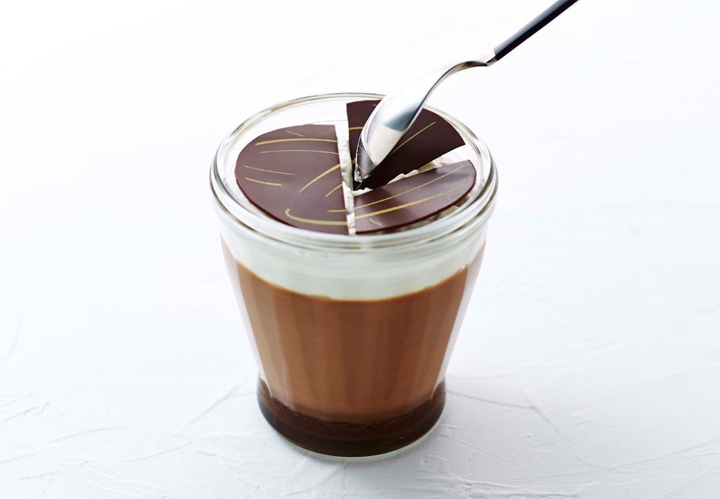 【チーズガーデン】人気焼菓子『チーズバウム』から新フレーバーが登場“チーズ×苺”の美味しさを重ねた『ストロベリーチーズバウム（カット）』