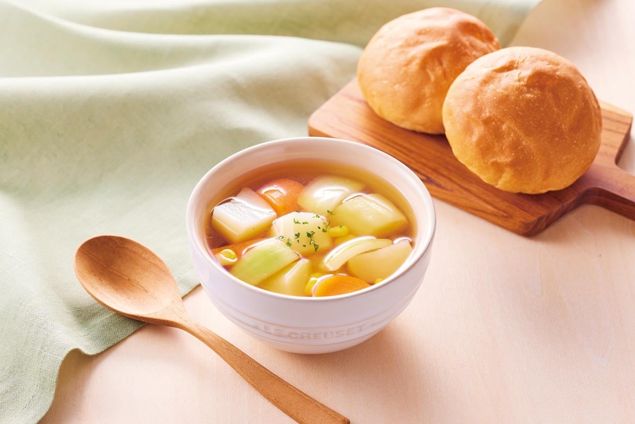 シャングリ・ラ 東京、２月１日よりストロベリーパフェが期間限定で登場