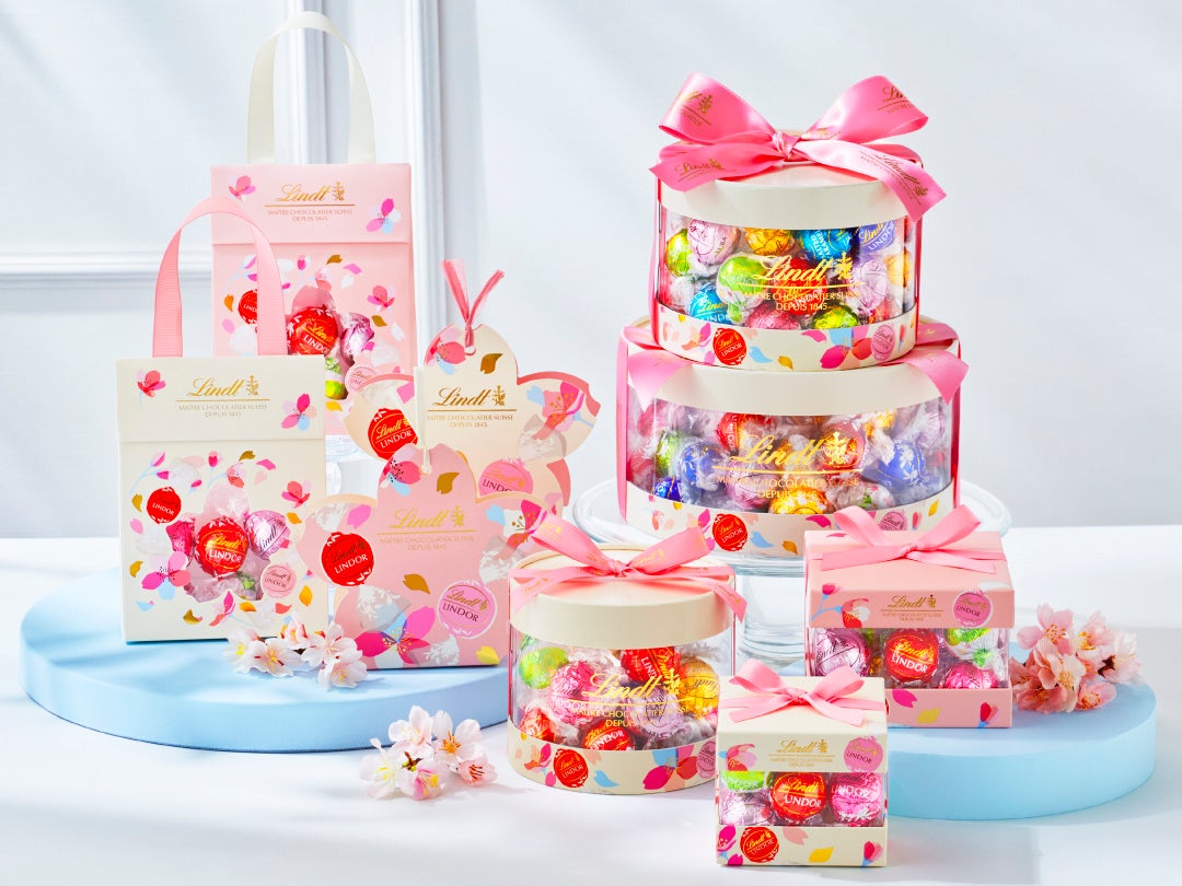 ついにフードメニュー、究極のホットドッグの販売開始です。