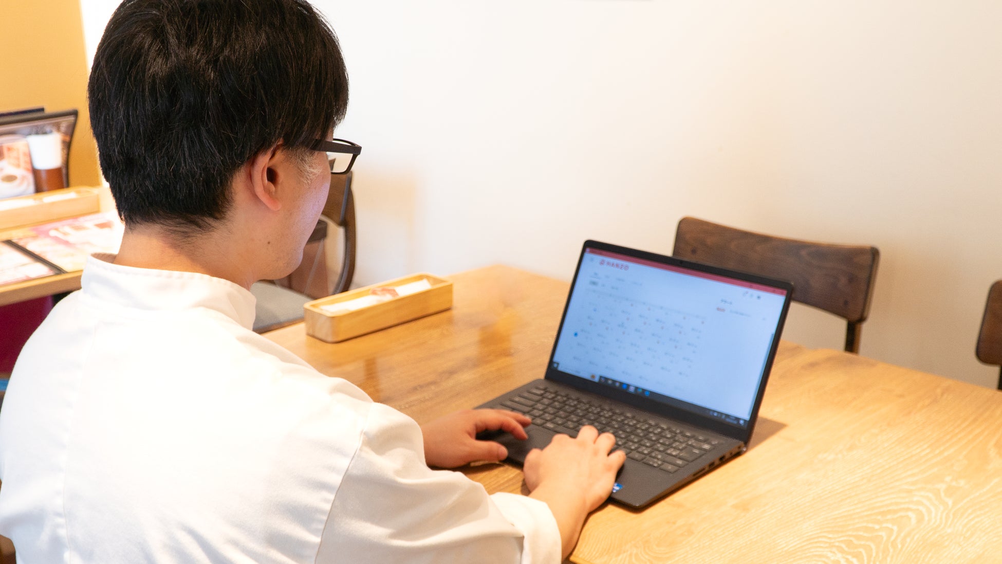 100本のスプーンにて宇和海産の真鯛の切り落としを活用した新メニューを提供