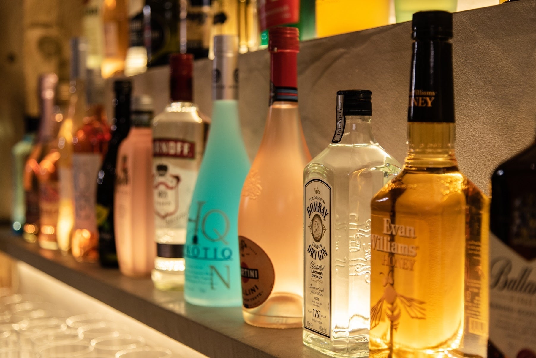 【アルマーニ カフェ 表参道】2月は「チョコレート キャラメル 金柑 柚子」が織りなす特別なパフェが登場