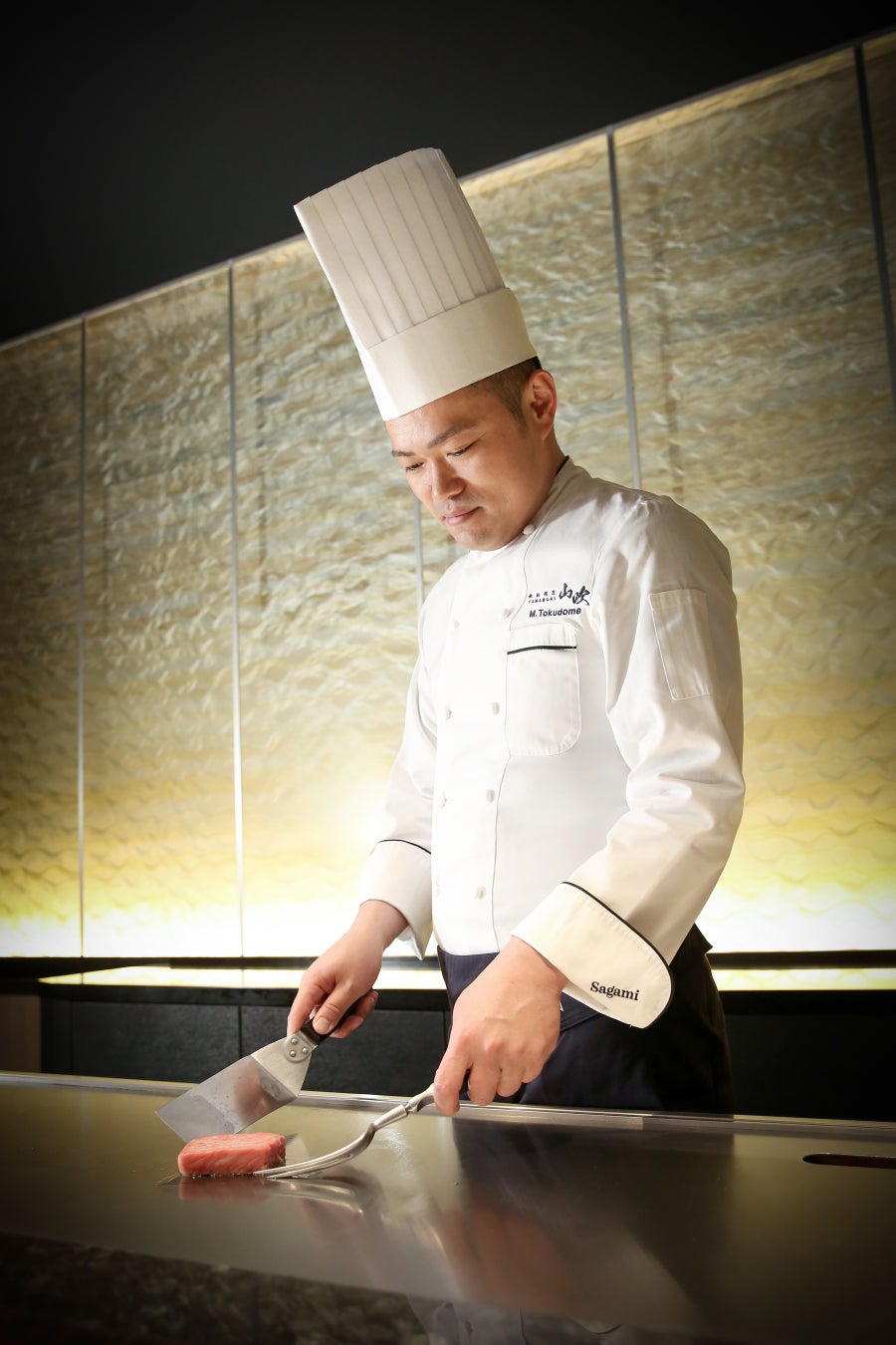 長く広島の皆さまに愛されている「ひろしま駅弁」をお取り扱いいたします