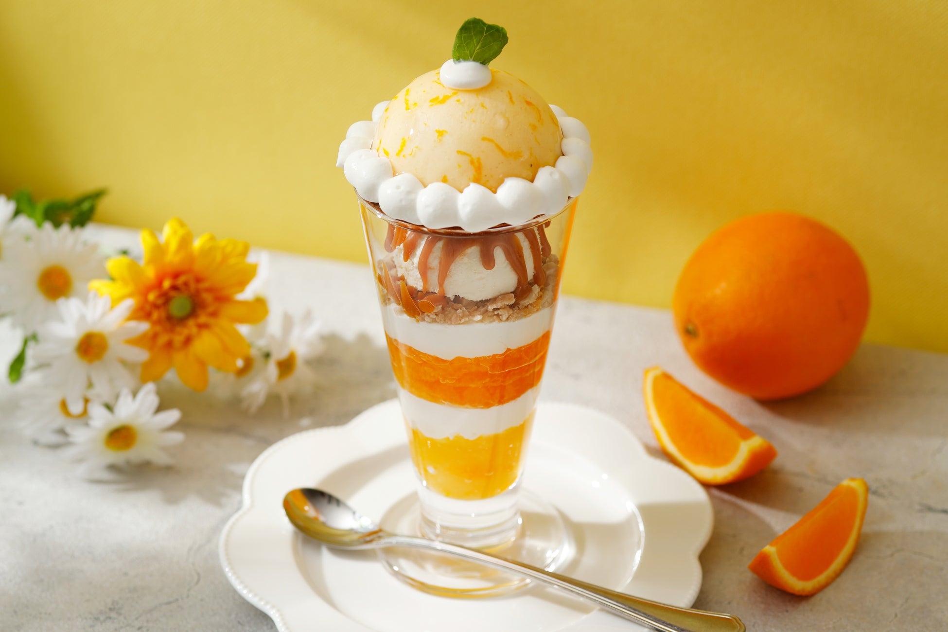 【オリエンタルホテル広島】ニューヨークカフェの『デザートブッフェ付きランチ』3/1(土)より春の新メニューに内容を一新！苺たっぷりフレジェや深紫のムースなどデザート10種が食べ放題！