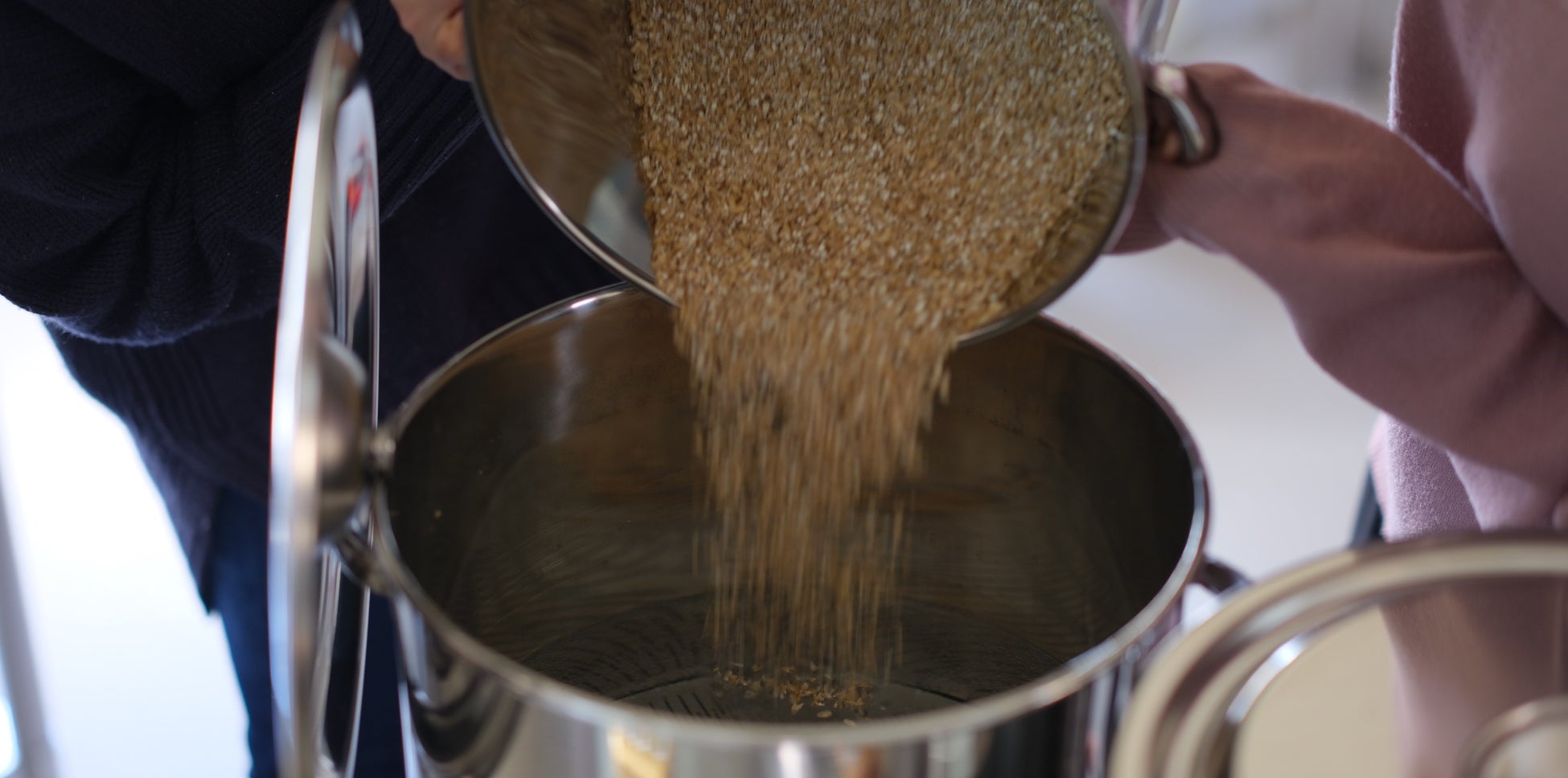 おかげさまでシリーズ累計8,500万食突破！※発売から20年以上のロングセラー商品・黒酢黒豆「クロクロ®」2025年2月4日（火）リニューアル発売開始