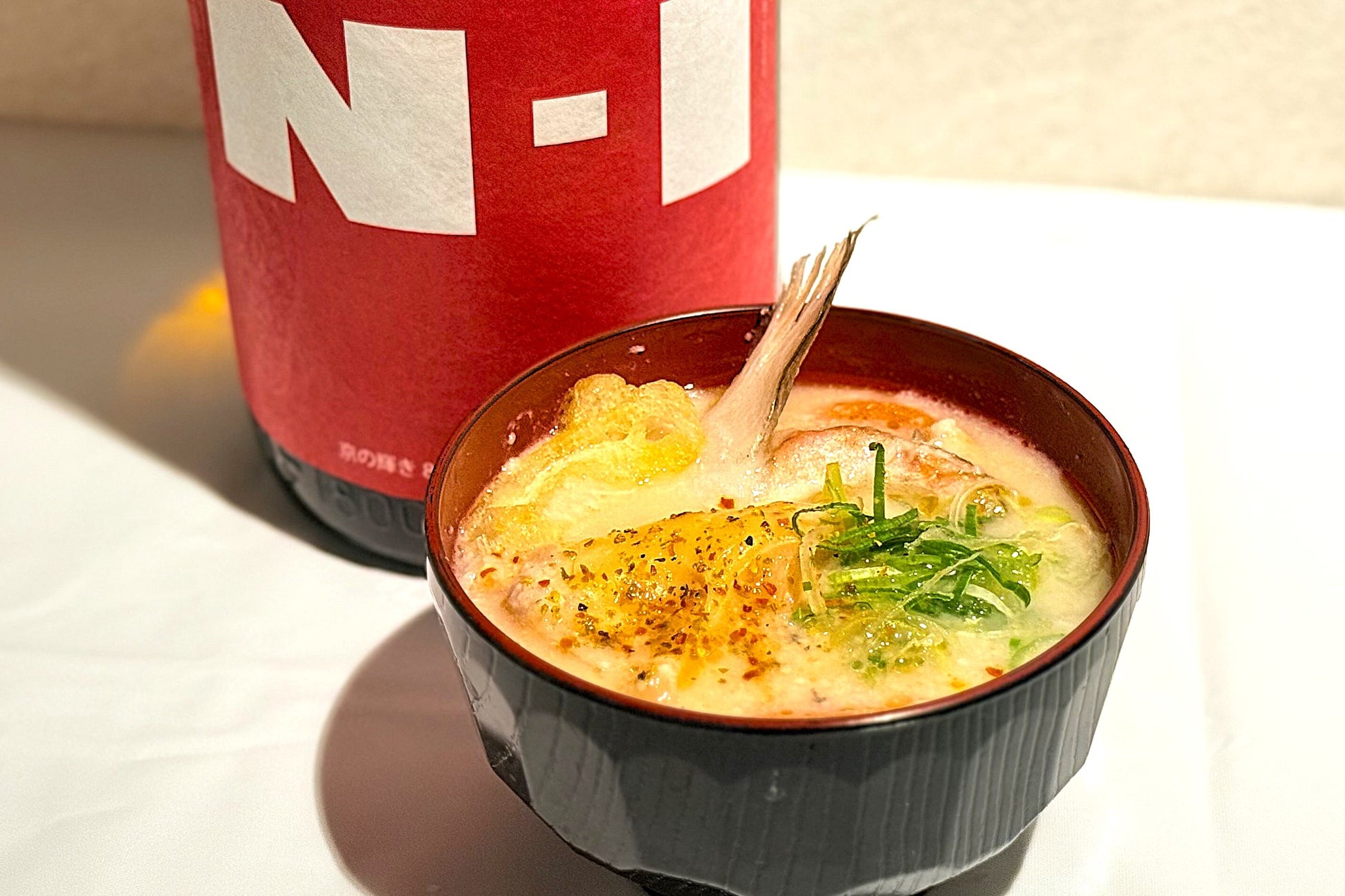 沖縄黒糖と北海道小麦の甘美な協同　「産直小麦の黒かりんとう」発売