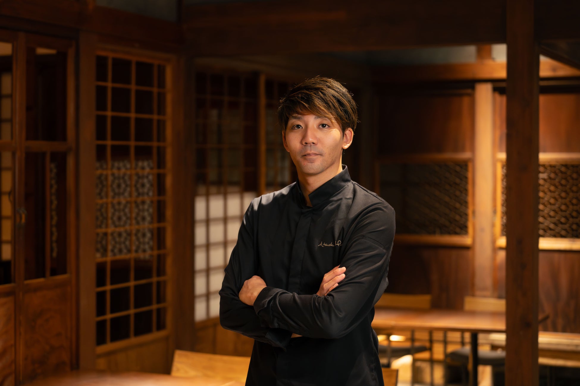 日本茶カフェ「八屋」にて、抹茶を気軽に美味しく楽しめる体験プランが登場！　抹茶の歴史や魅力、八屋流お抹茶の点て方が学べる『お抹茶体験』を開始　～茶道師範の八屋スタッフが抹茶の点て方をレクチャーします～