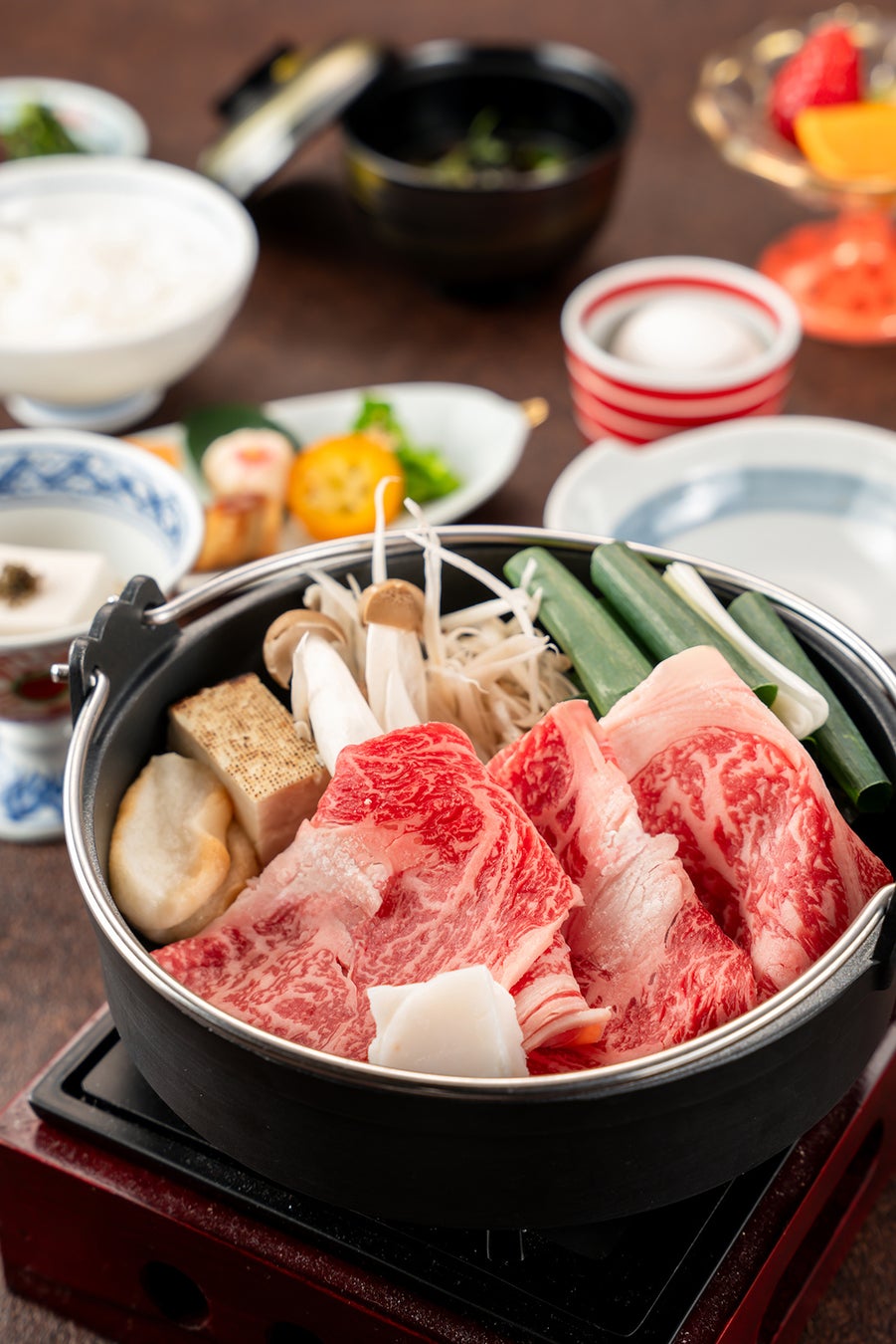 【新商品】焼肉・海鮮焼きと鍋料理が同時に楽しめる！イワタニカセットフー専用アクセサリー「よくばり鍋」新発売