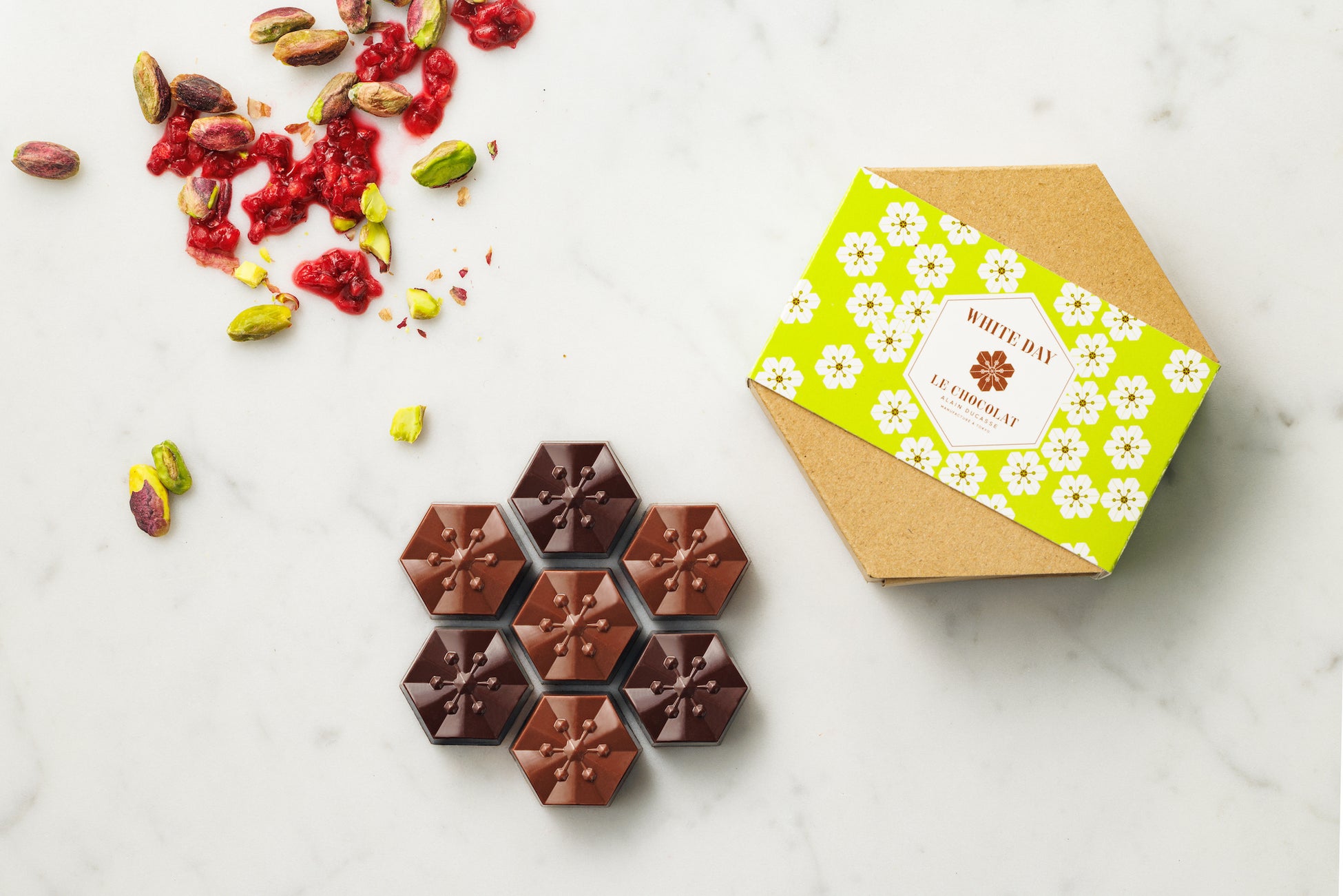 「つるやか　 そば　２食入」「同　稲庭風細うどん　２食入」「同　そうめん　２食入」「同　冷し中華　醤油だれ　２人前」「同　冷麺　２人前」リニューアル発売のお知らせ