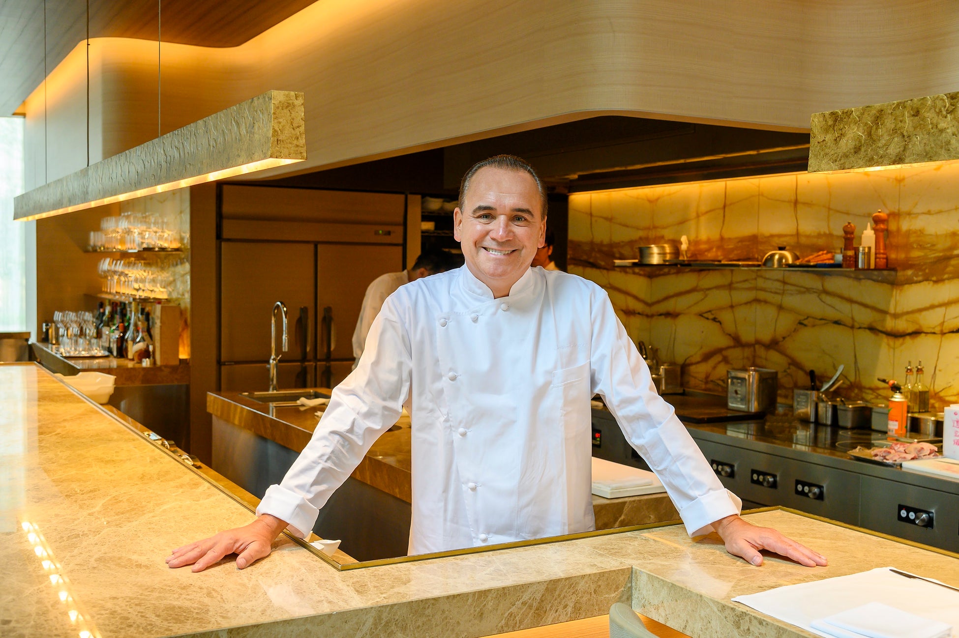 【大宮】桜が彩る春の季節に、ふたつの果実の贅沢な甘さを楽しむ『真っ赤なチェリーといちごのアフタヌーンティー』