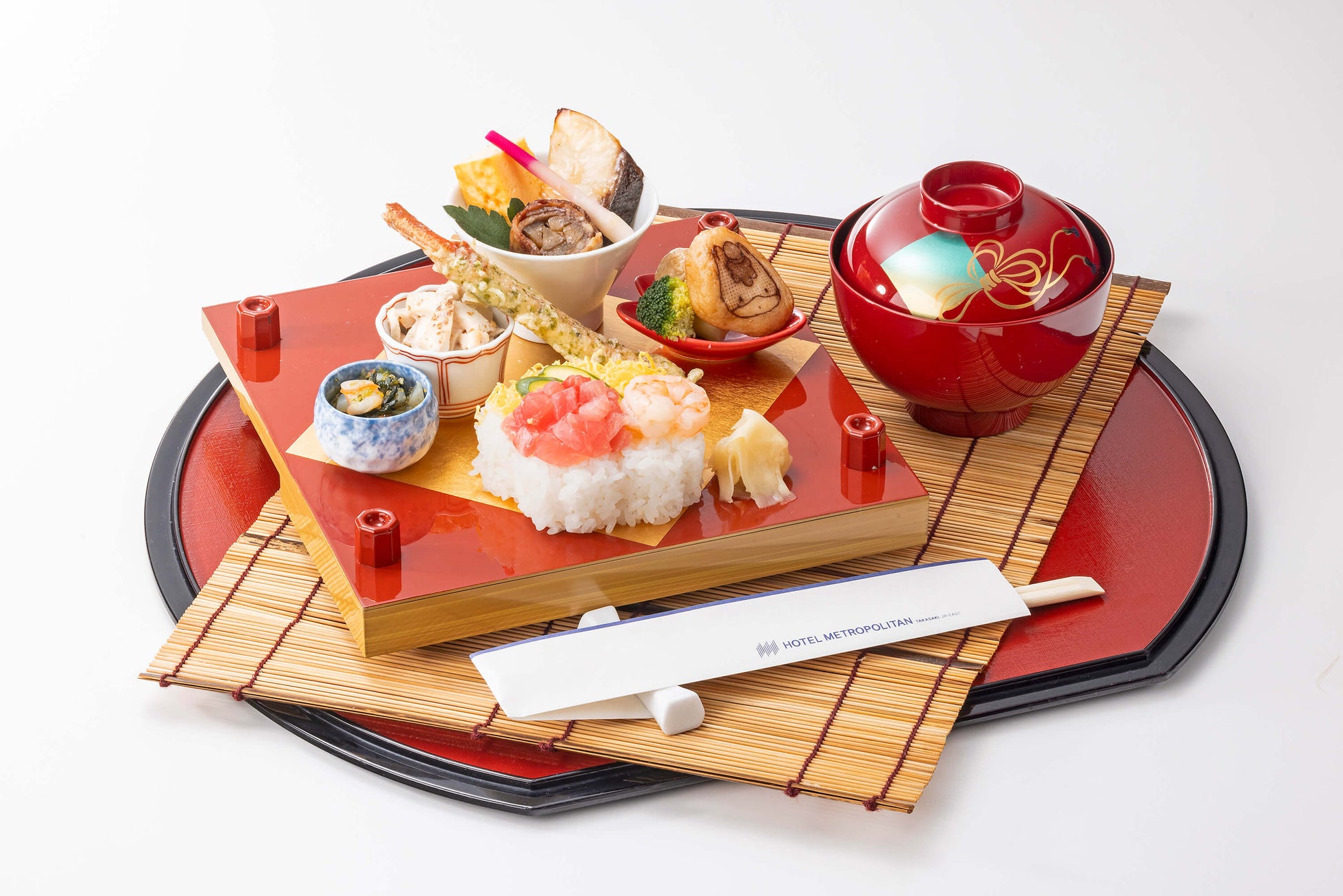 【横浜】メロン・ライム・レモン・梅・日向夏・バナナ・ブルーベリーを贅沢に使用！ブルーカラーがテーマのキュートなスイーツ「YOKOHAMAベイサイドアフタヌーンティー〜princess blue～」