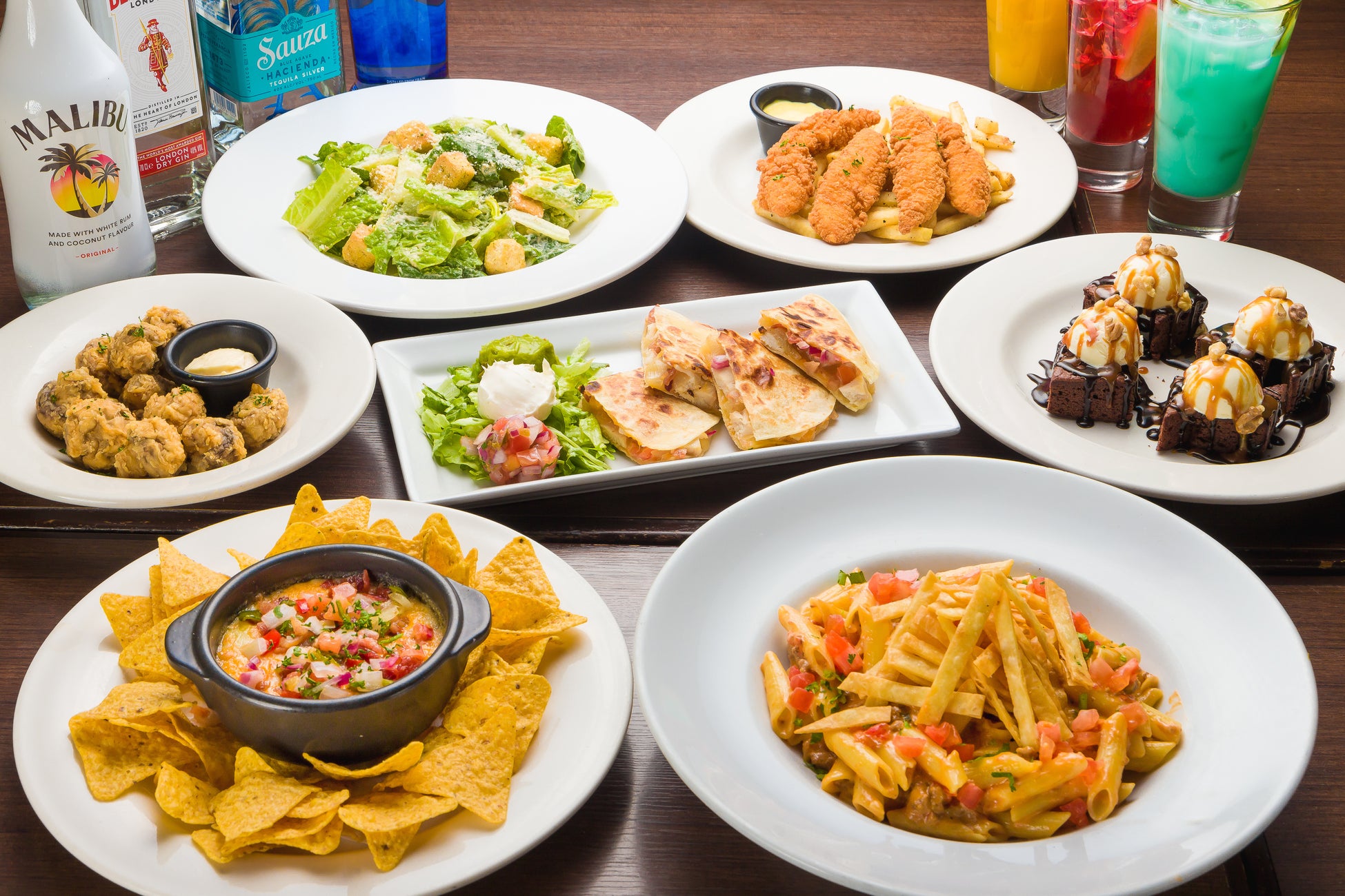 長崎県初の「ほっともっと」“ニッポンのお弁当を、愉しく。”をテーマに、商品も店舗も新しくなった新デザイン店舗!『ほっともっと 諫早西里店』