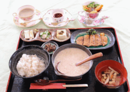 長崎の歴史が息づく隠れ家的オーベルジュ「陶々亭」レストランHAJIME より。春のディナーコースのご案内。