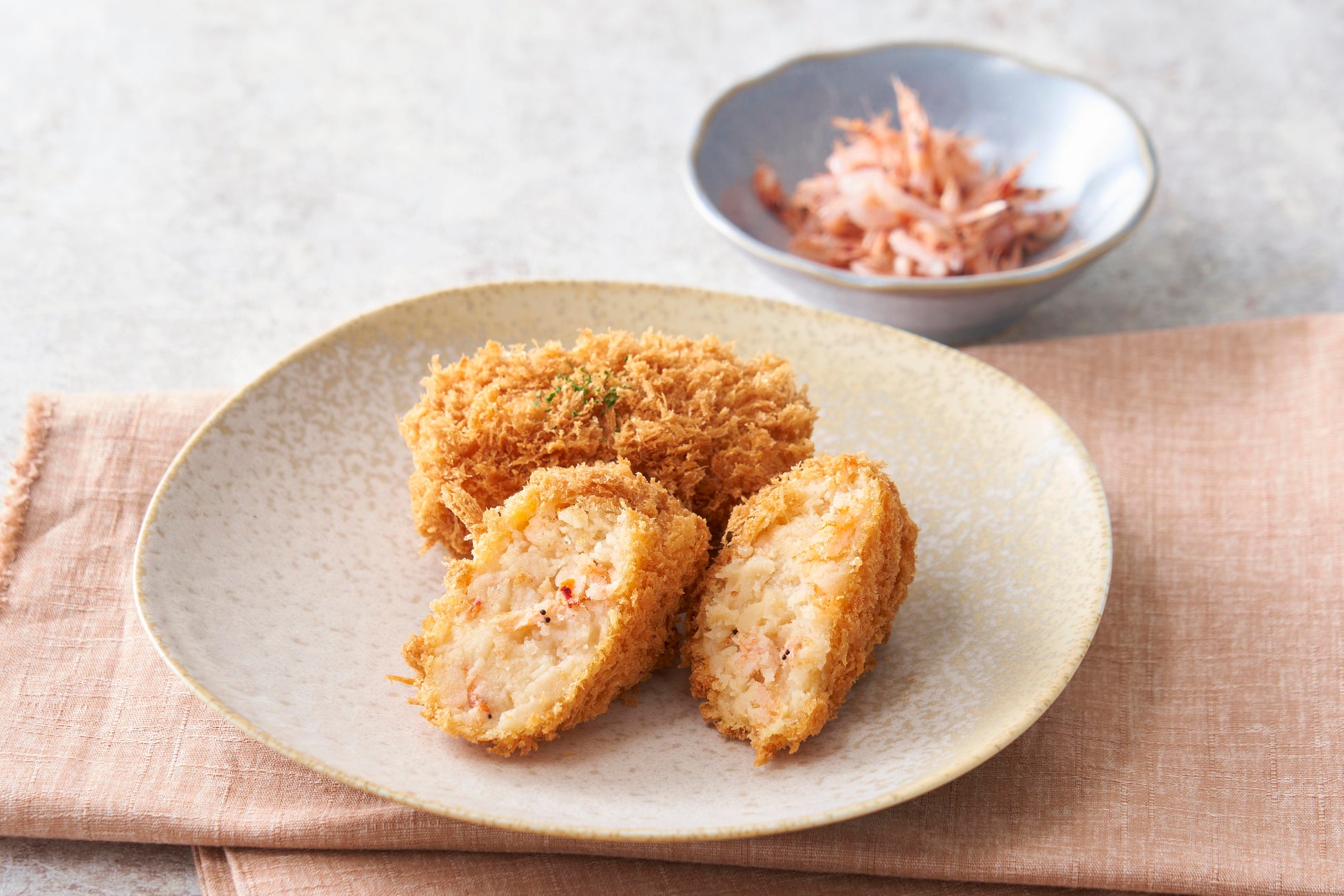 シアトルズベストコーヒーが源氏パイとのコラボドリンク 「サクッといちごミルフィーユクーラ」を期間限定販売！