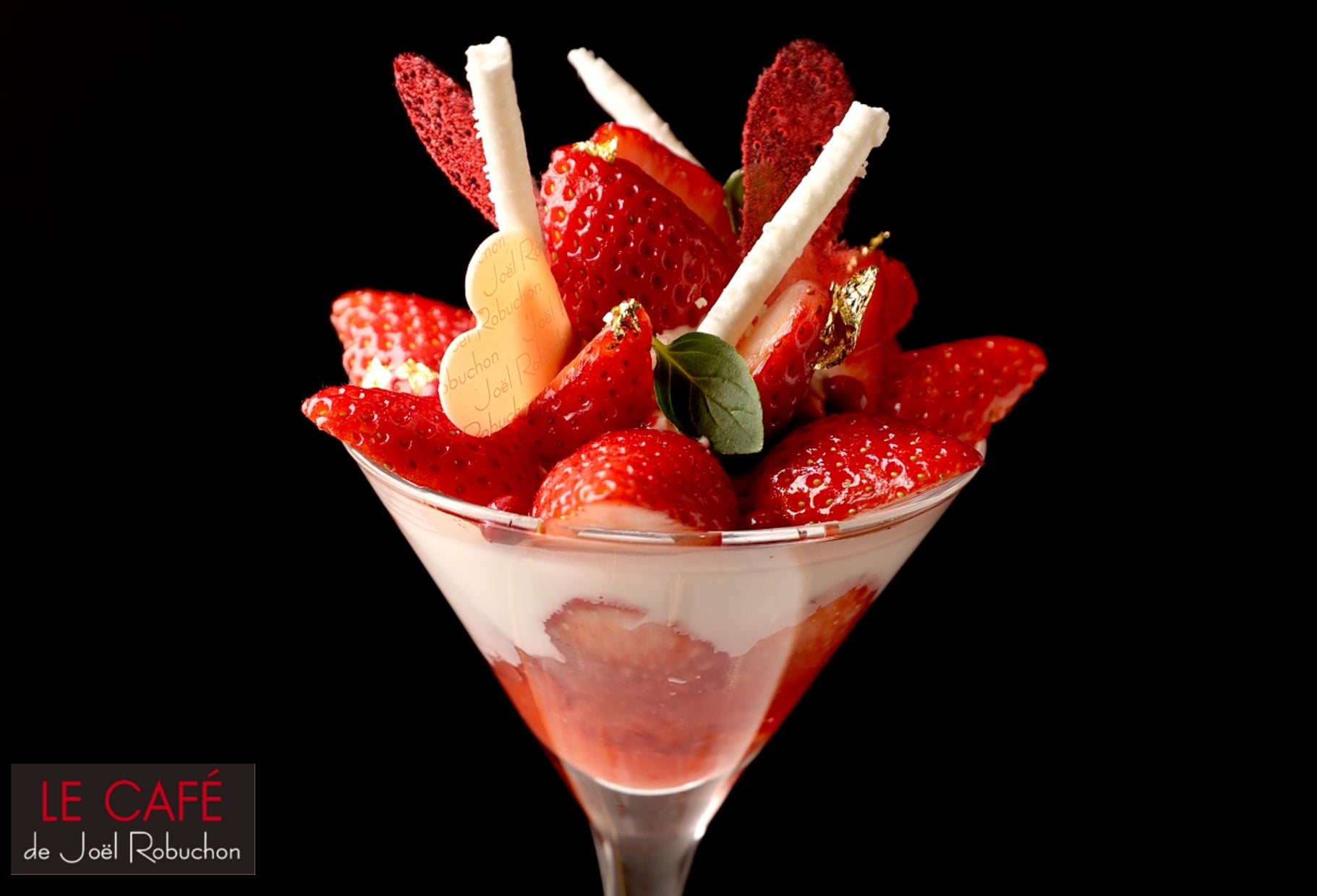 いちごの甘酸っぱさとホワイトチョコが口の中で溶け合う至福の味わい“苺ホワイトチョコシュー”が登場!春の訪れを感じるさくら色の3月限定シュークリーム