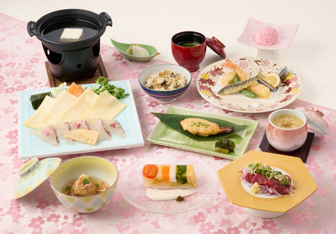 【アルマーニ / カフェ 表参道】3月は、初春の香り広がる爽やかな逸品 日向夏 生姜 アールグレイのパフェ