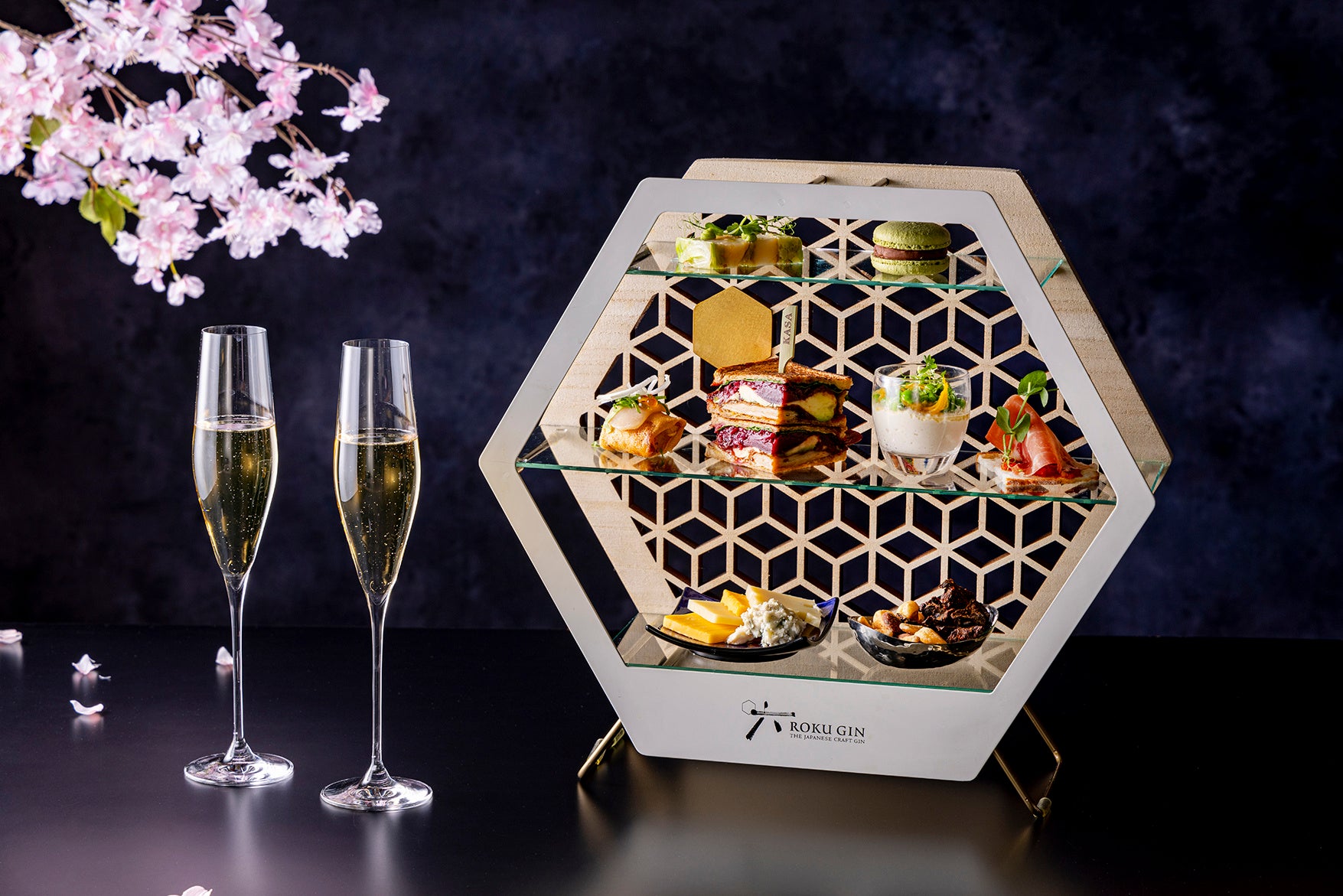 【毎月5日間は“FLOの日”】3月は、フレッシュ苺を“まるごと”ドーンと敷き詰めた♡甘酸っぱい苺たっぷりタルトが登場