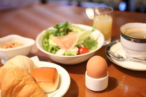 “5種のフレッシュ苺の食べくらべ”が叶う「ストロベリーアフタヌーンティー」新登場！