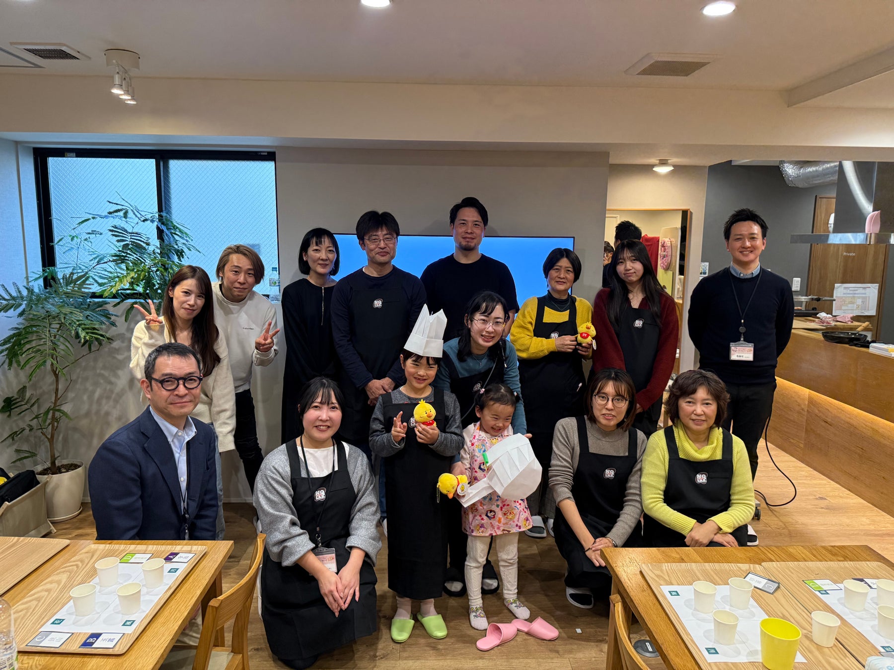 月明かりのやわらかな光に照らされる夜桜の下で楽しむスペシャルティコーヒー「夜桜ブレンド」2025年3月1日（土）より販売開始