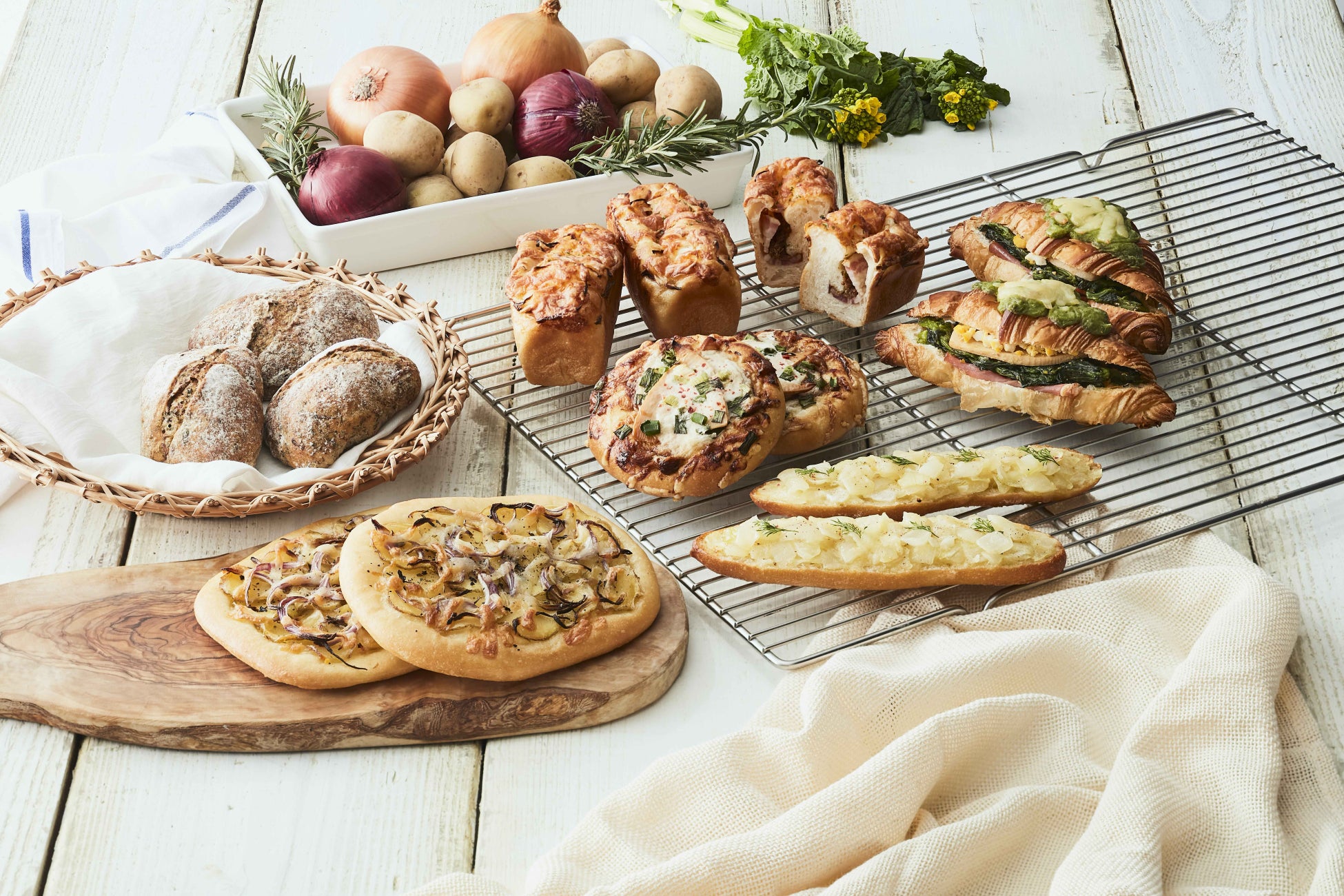 【リーガロイヤルホテル京都】甘く香る桜に紫蘇の爽やかさが調和した和風モヒート「春宵一刻」バー グラナダにて販売