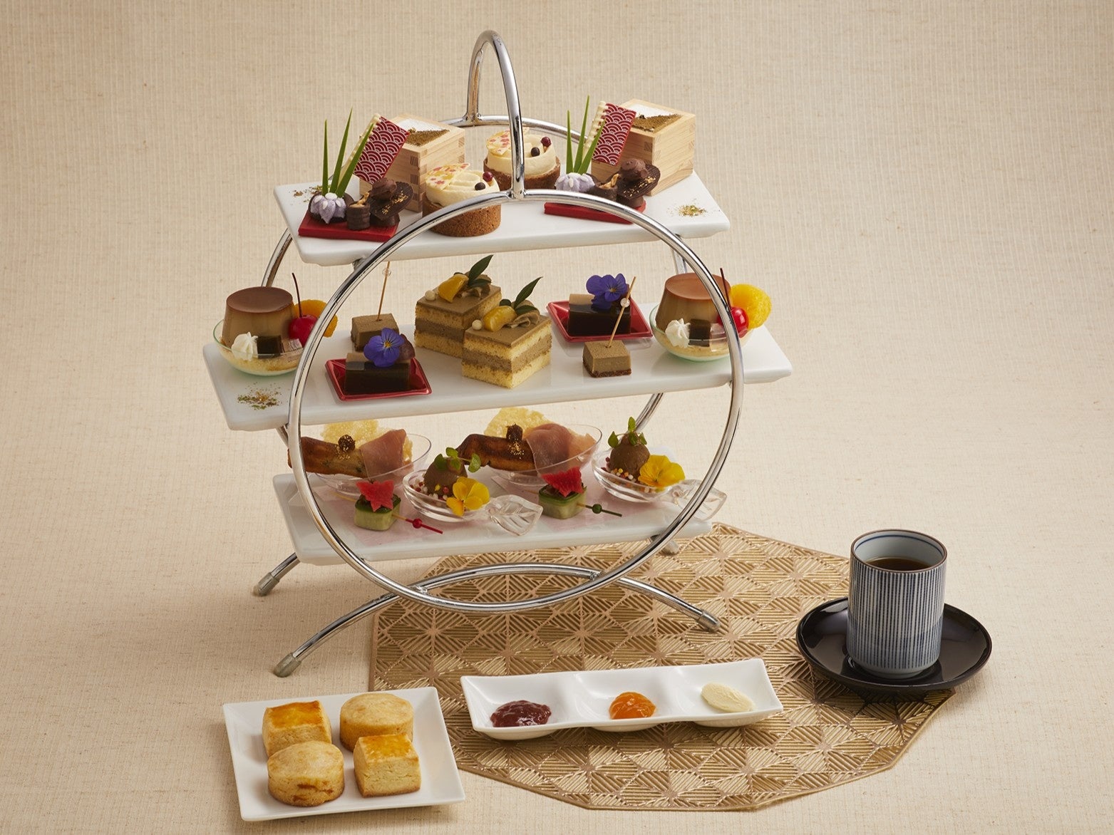 新橋駅の電車を眺めながら旅気分の日本酒居酒屋『酒呑処 シンメ 新橋』ニュー新橋ビル3階にグランドオープン