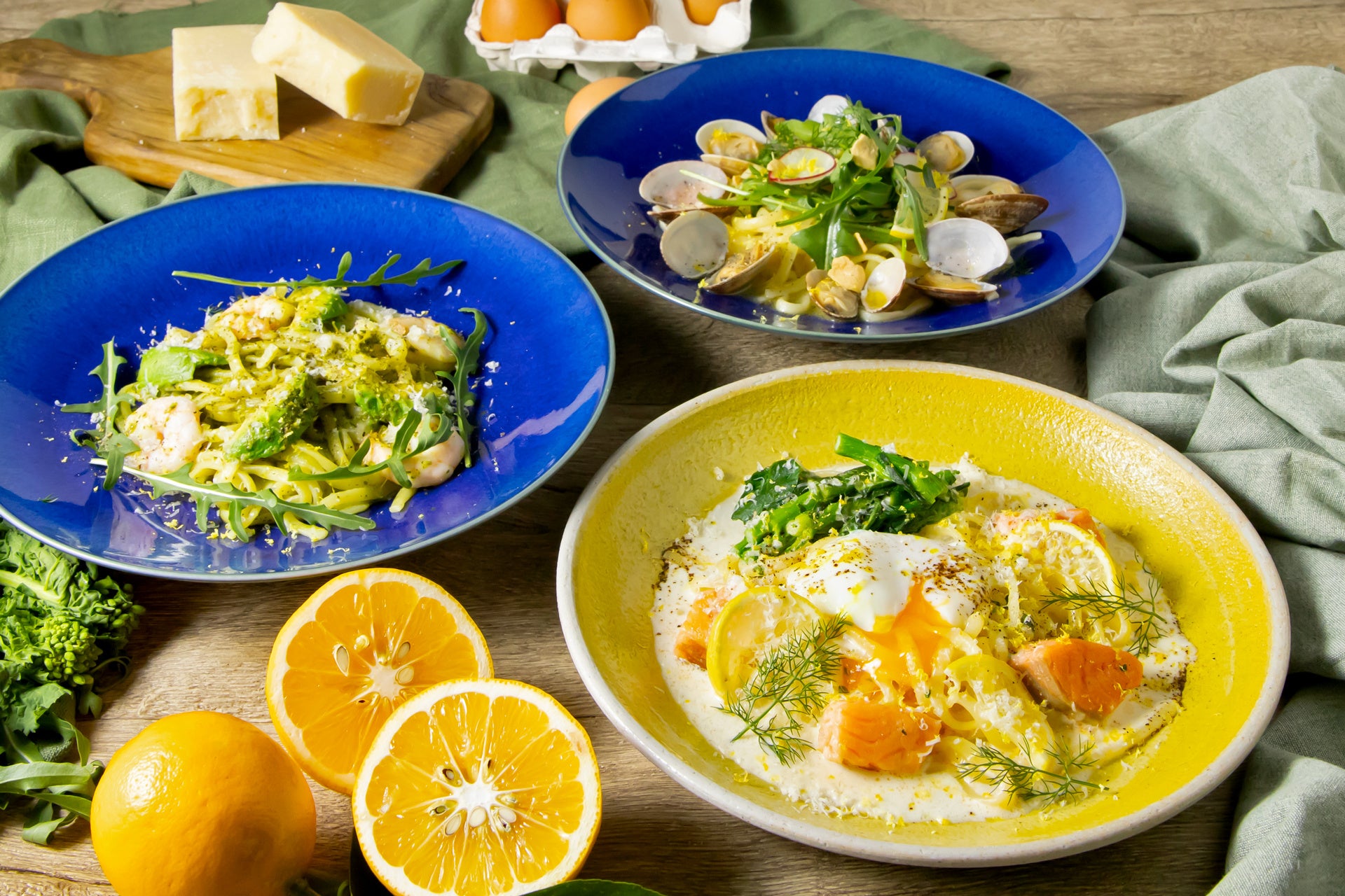 【アンテノール ホワイトデー】苺を敷き詰めた花束のようなケーキを贈って。大切な方に幸せを届けるホワイトデー。