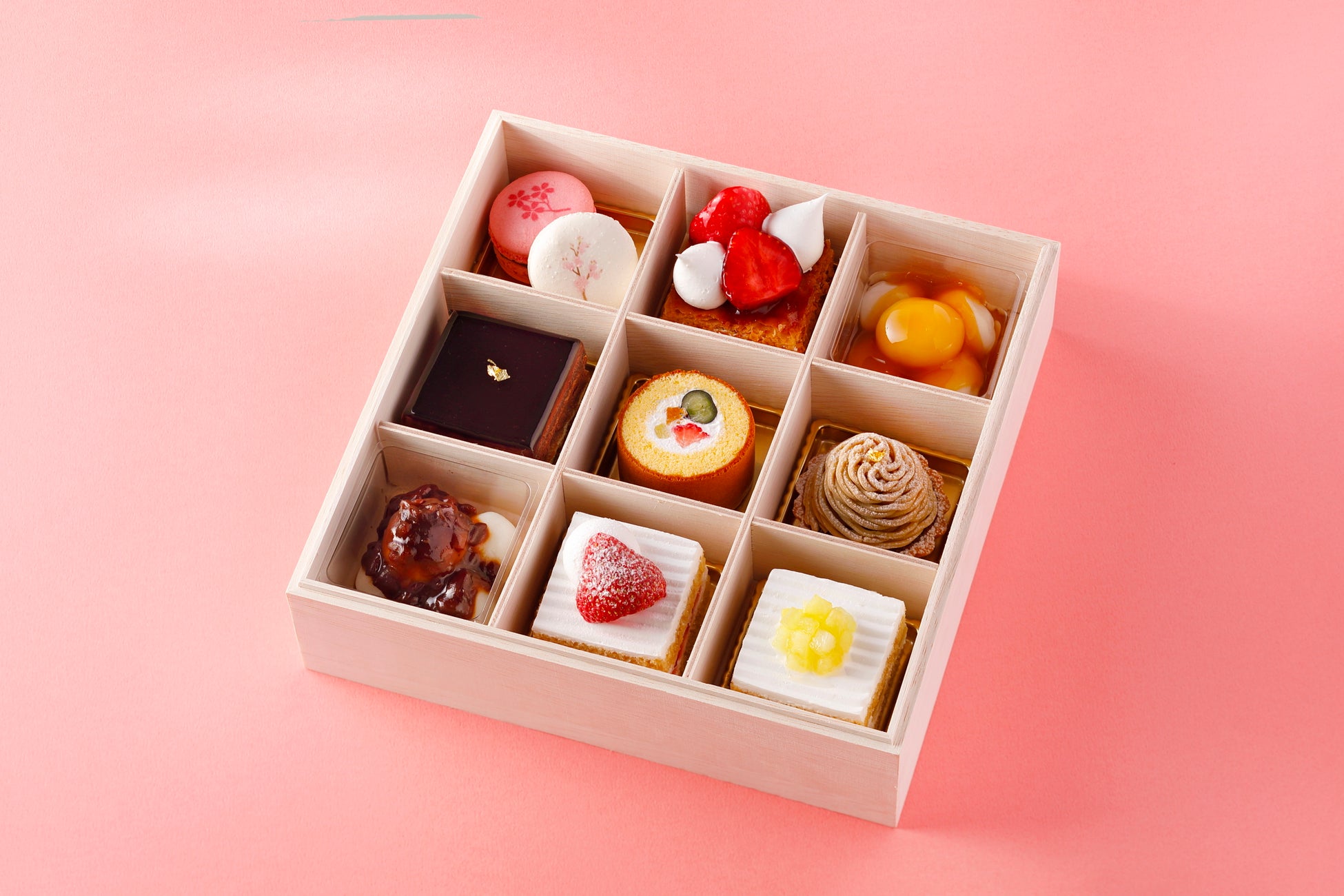 【期間限定】春色に染まる甘いひととき。苺とミルクの美味しさを詰め込んだ「チーズパフ いちごミルク」を東京ミルクチーズ工場から期間限定で発売！